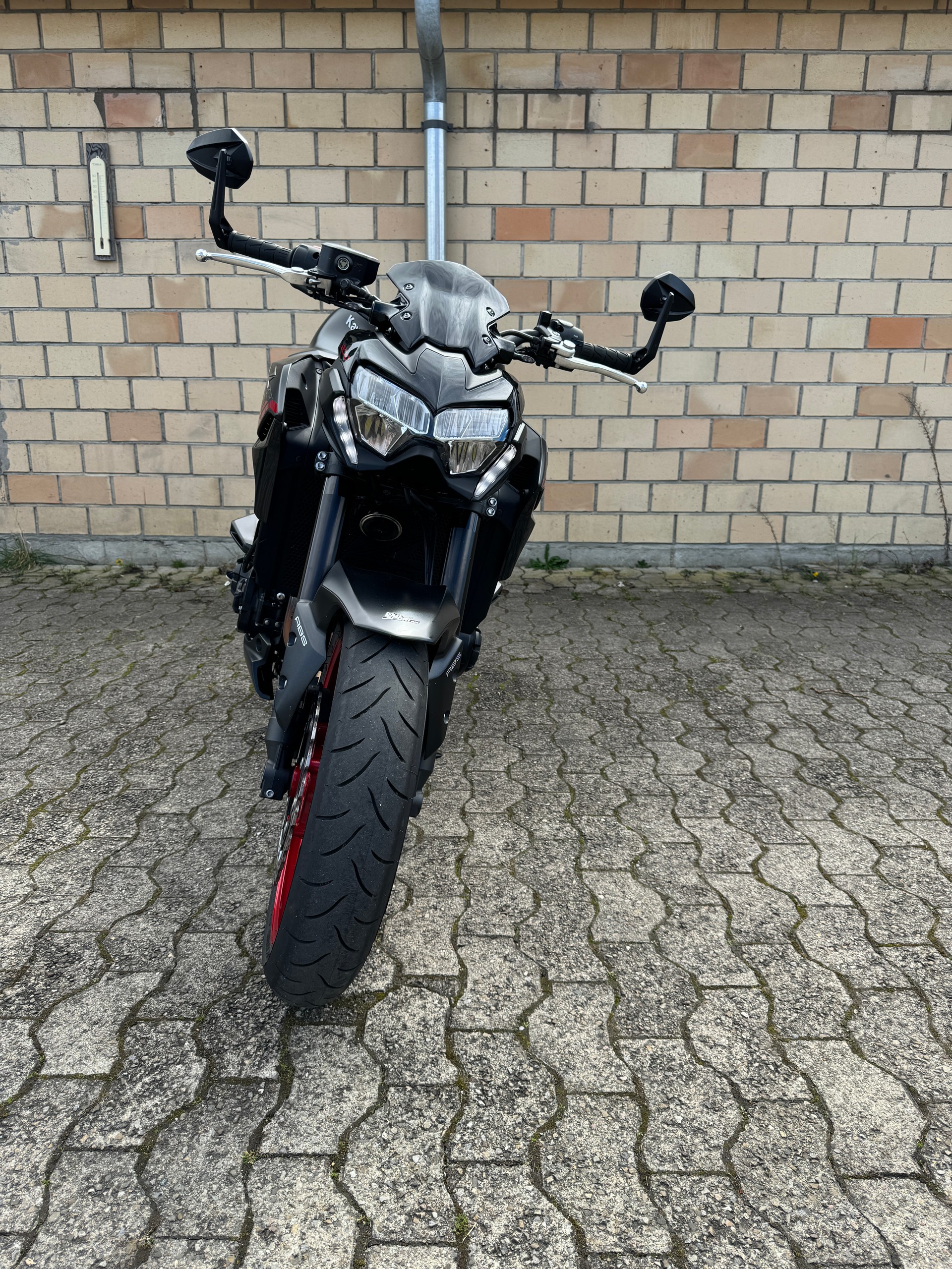 KAWASAKI Z 900-image-2
