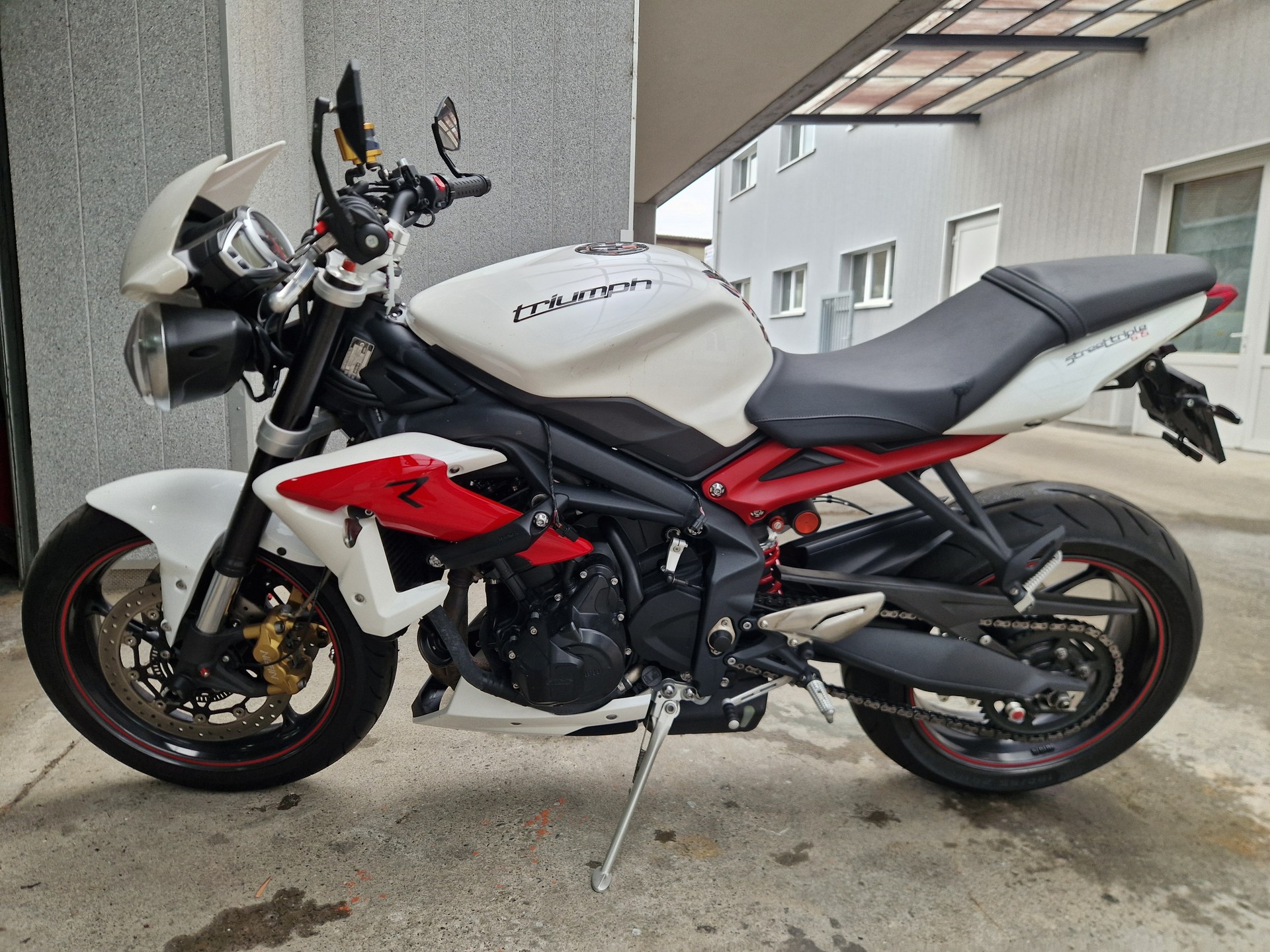 TRIUMPH Street Triple 675 R (25kW) -MOTORSCHADEN-showroom-element-1