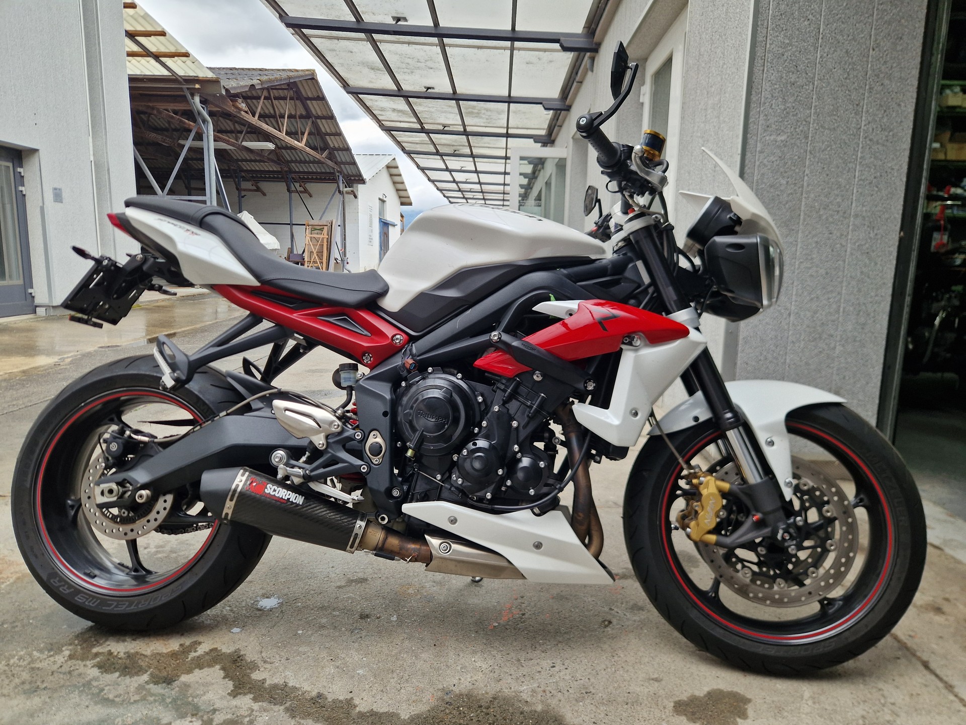 TRIUMPH Street Triple 675 R (25kW) -MOTORSCHADEN
