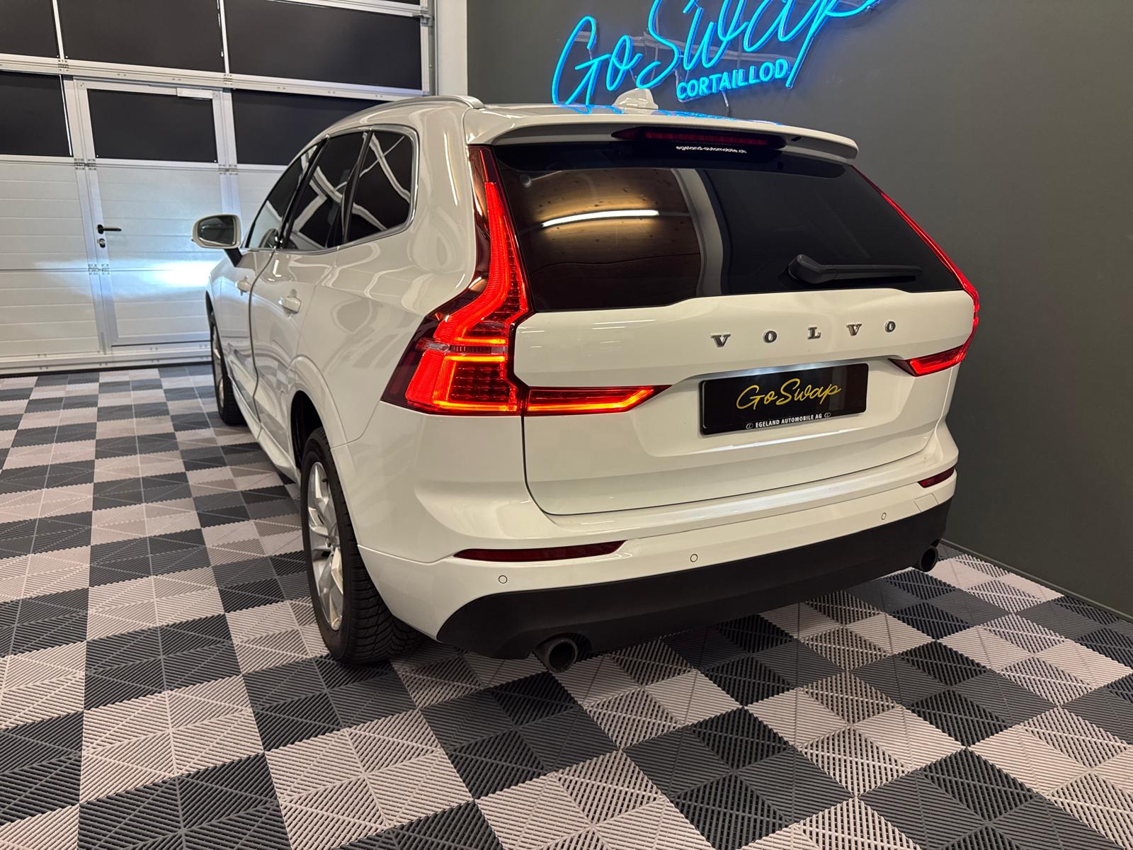 VOLVO XC60 D4 AWD Momentum Geartronic-showroom-element-3