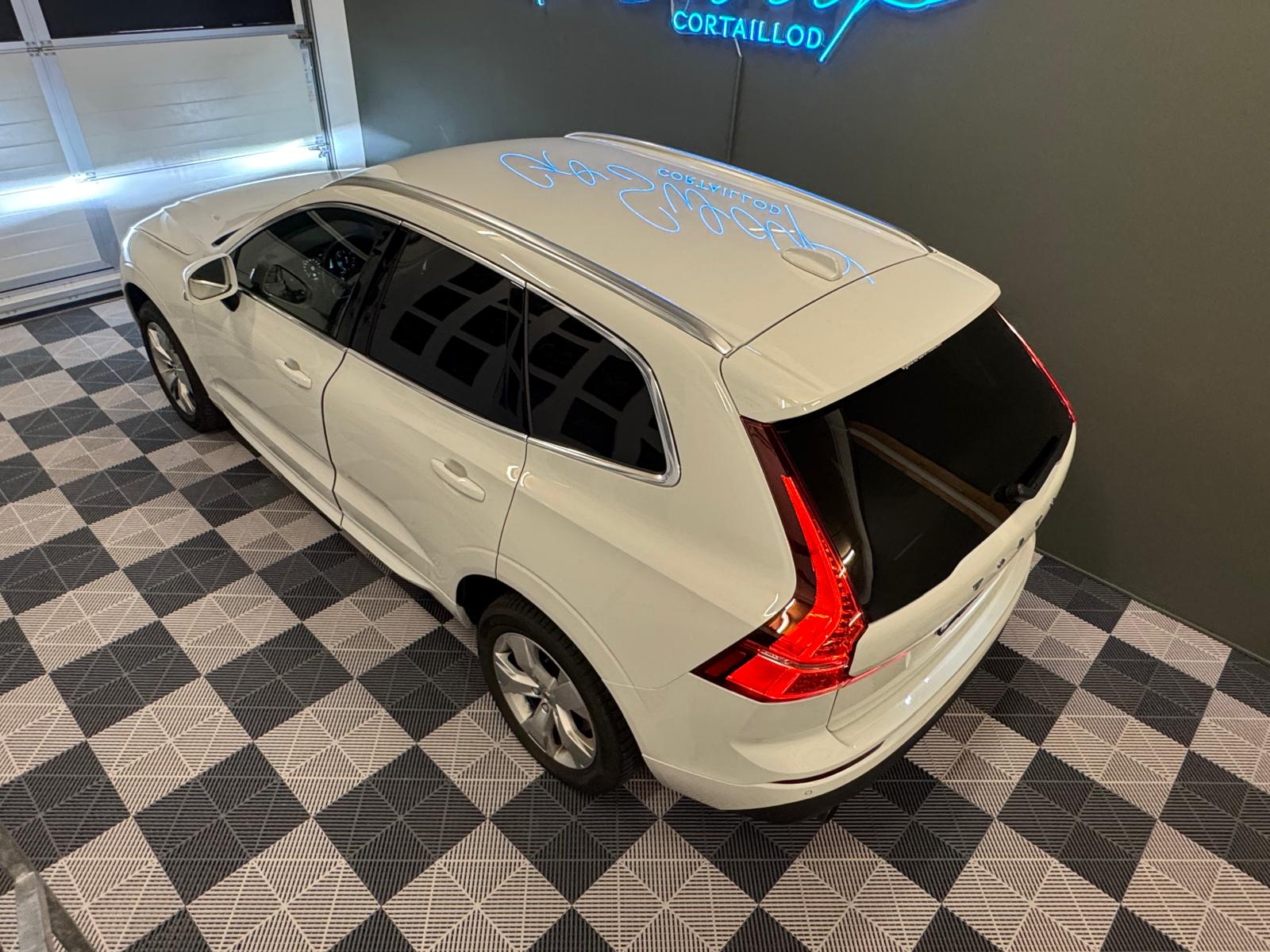 VOLVO XC60 D4 AWD Momentum Geartronic-showroom-element-2