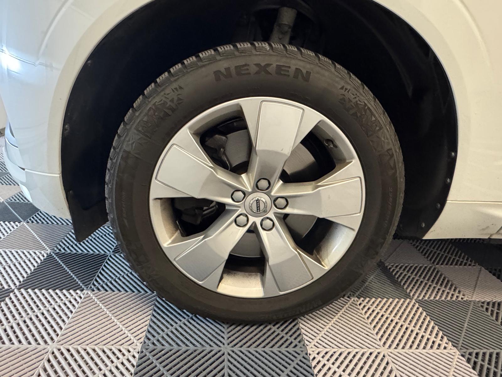 VOLVO XC60 D4 AWD Momentum Geartronic-image-24