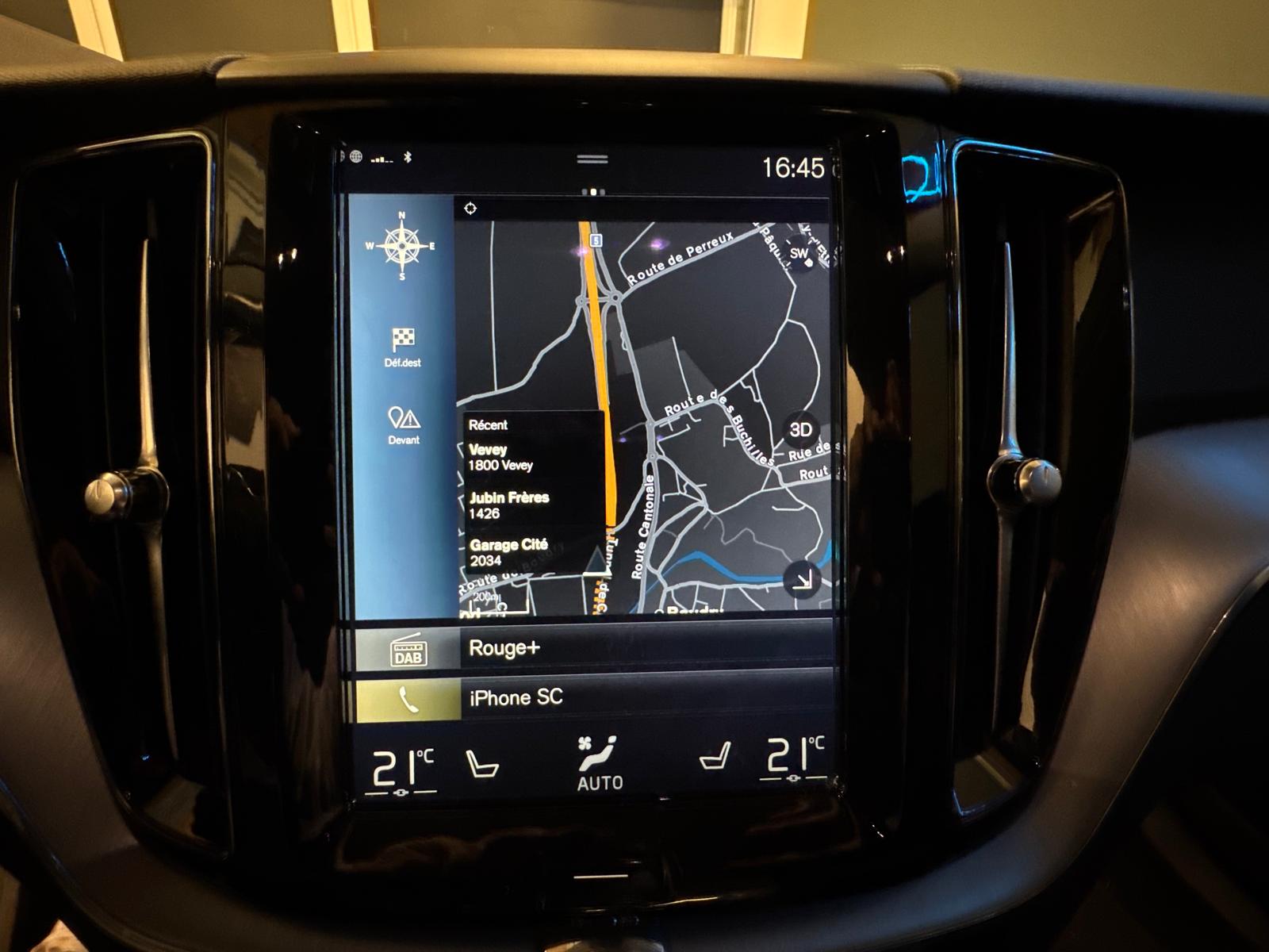 VOLVO XC60 D4 AWD Momentum Geartronic-image-17