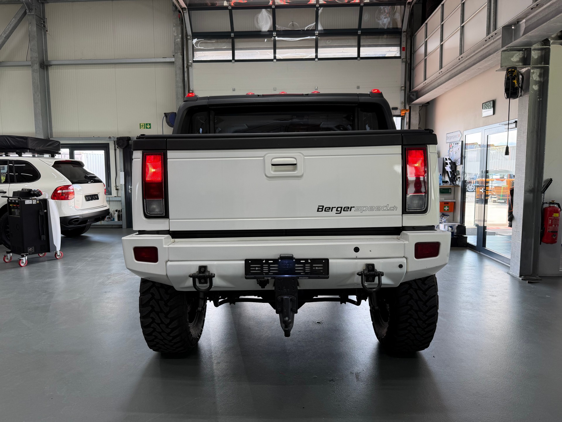 HUMMER H2 6.0 Luxury-image-4