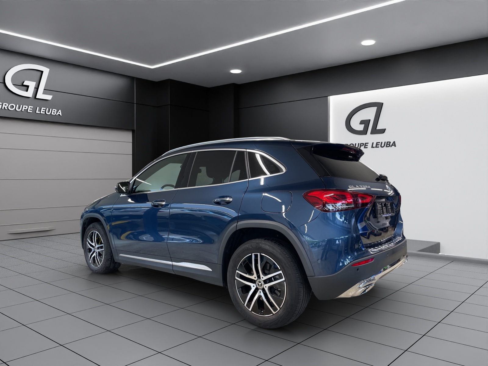MERCEDES-BENZ GLA 220d Progress. 4Matic-showroom-element-3