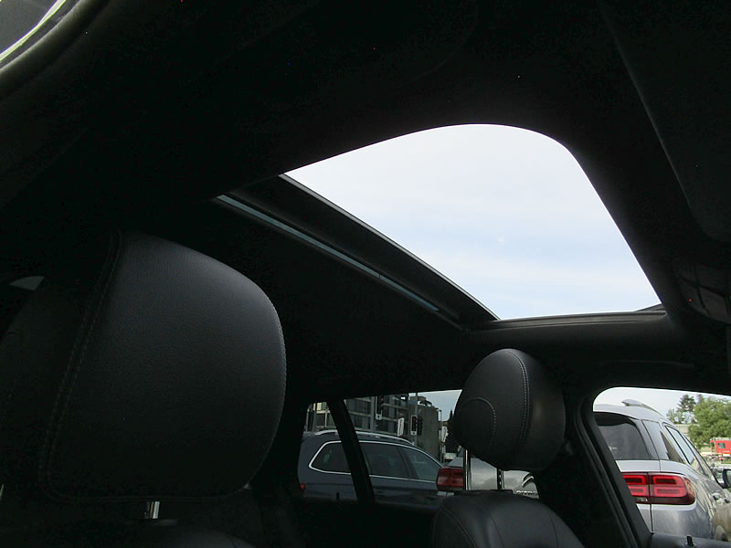 MERCEDES-BENZ C 220 d AMG Line 4Matic 9G-Tronic-image-19