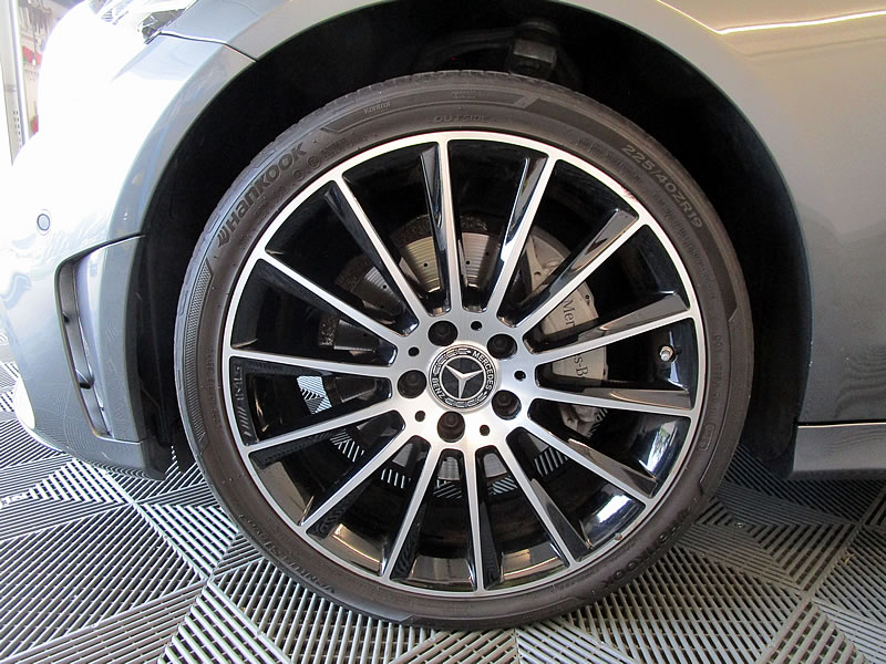 MERCEDES-BENZ C 220 d AMG Line 4Matic 9G-Tronic-image-25