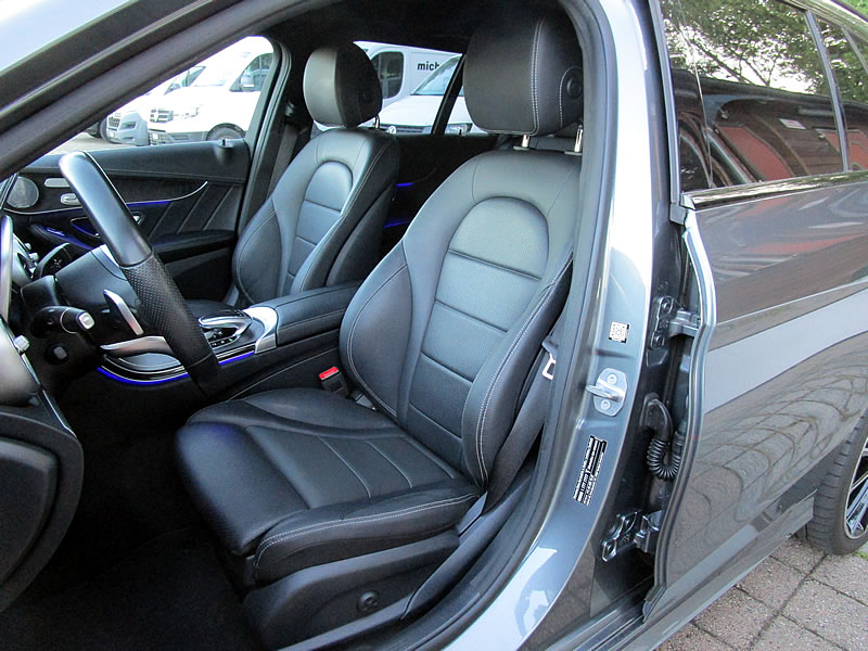 MERCEDES-BENZ C 220 d AMG Line 4Matic 9G-Tronic-image-17