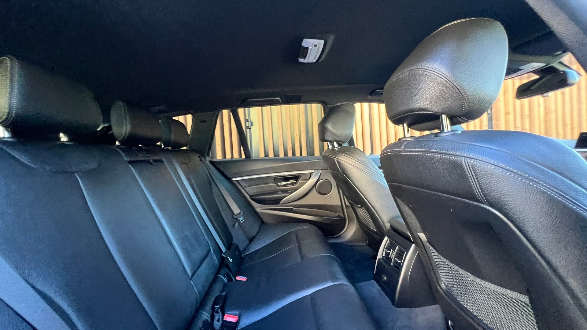 BMW 320i xDRIVE TOURING EDITION M SPORT STEPTRONIC l 184 PS-image-27