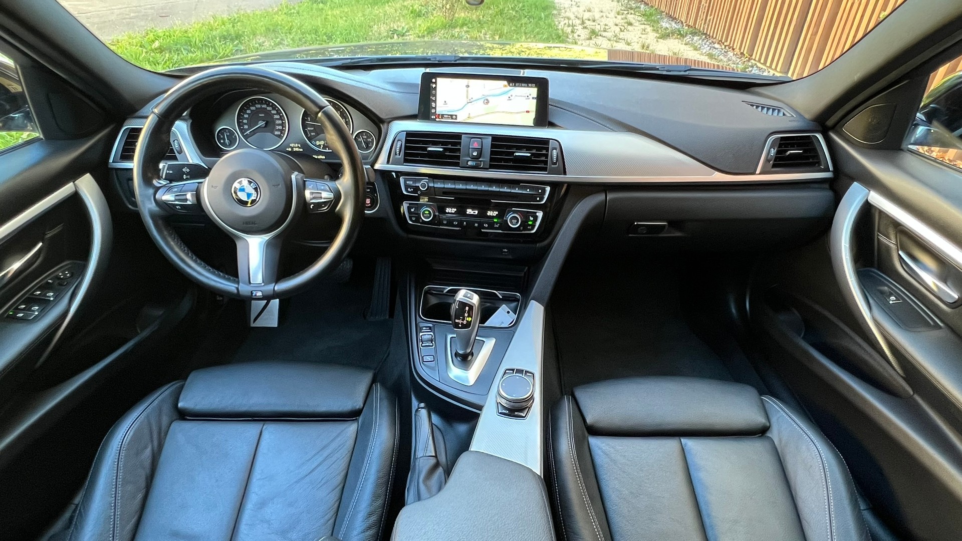 BMW 320i xDRIVE TOURING EDITION M SPORT STEPTRONIC l 184 PS-image-20