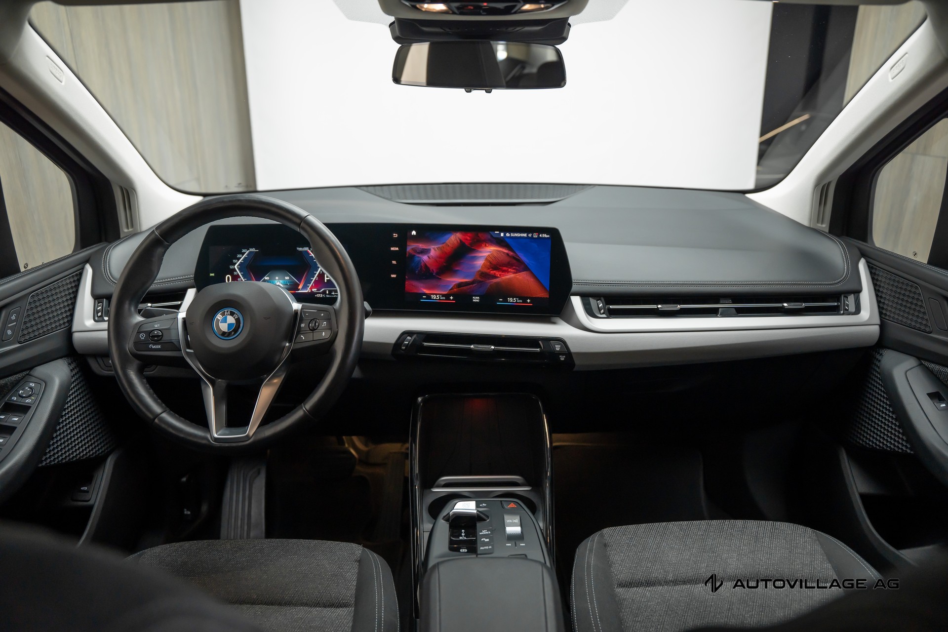 BMW 225e xDrive Active Tourer-showroom-element-2