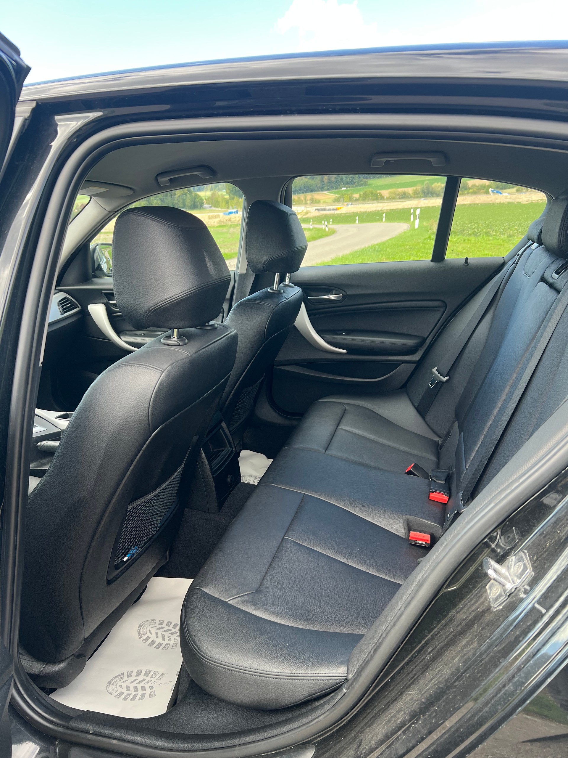 BMW 116i Steptronic-image-12