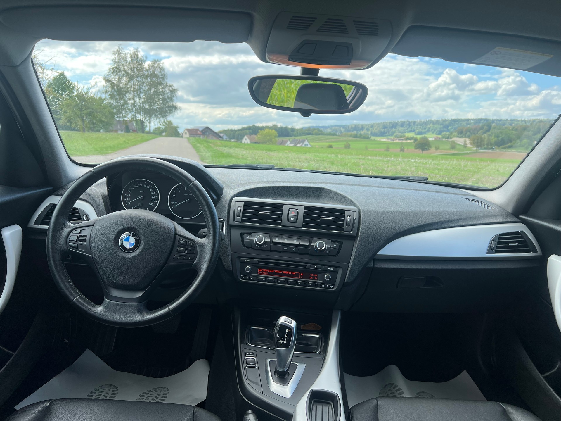 BMW 116i Steptronic-image-10
