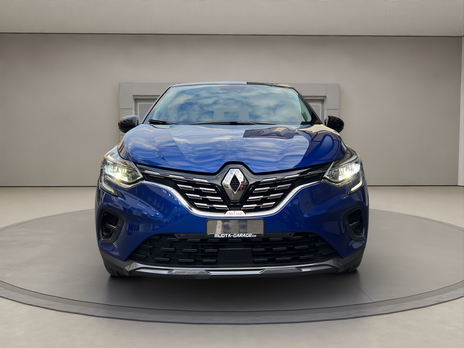 RENAULT Captur Plug-in Hybrid Initiale-showroom-element-1