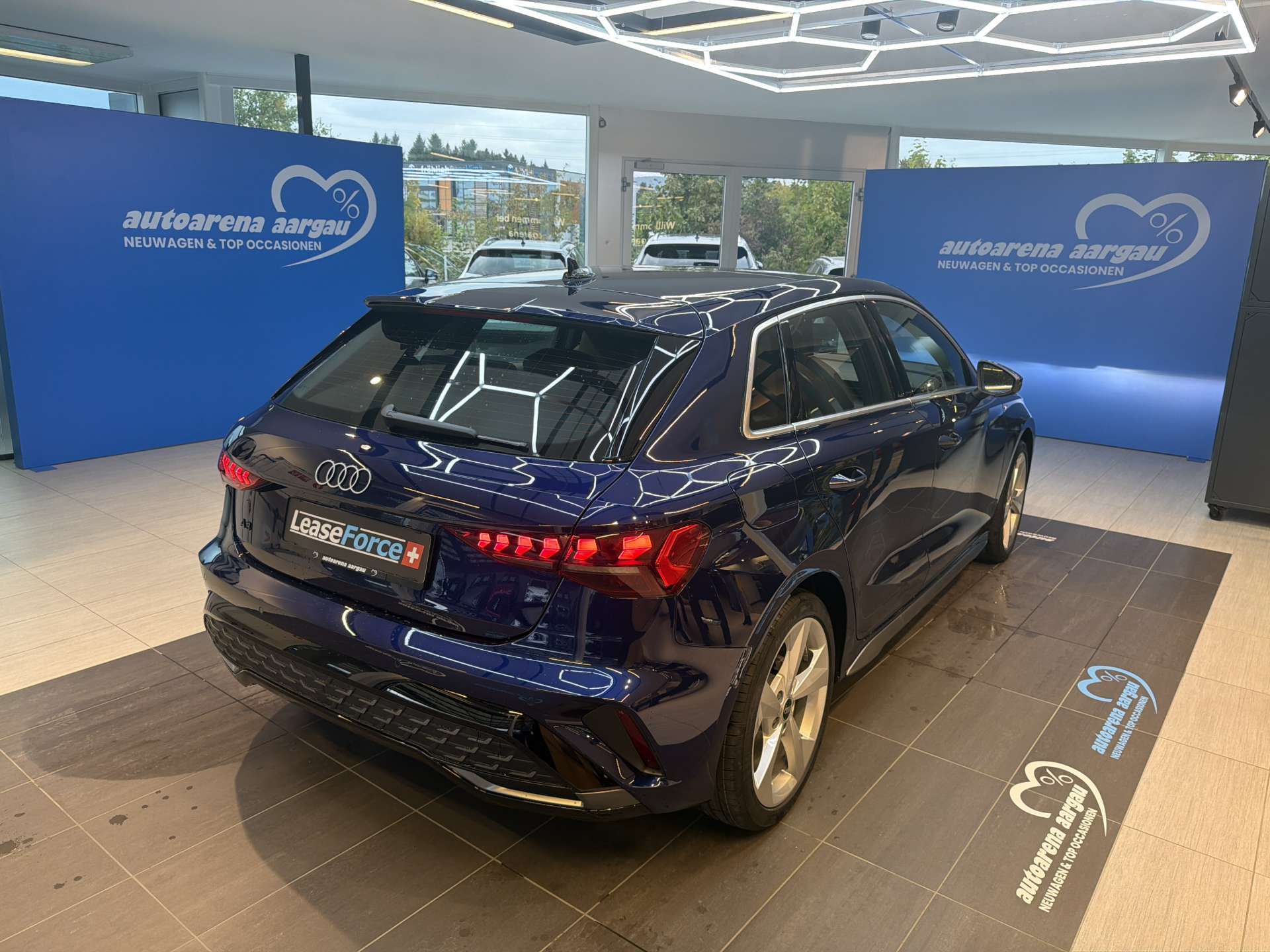 AUDI A3 Sportback 35 TDi S-Line S-Tronic Automat-showroom-element-2