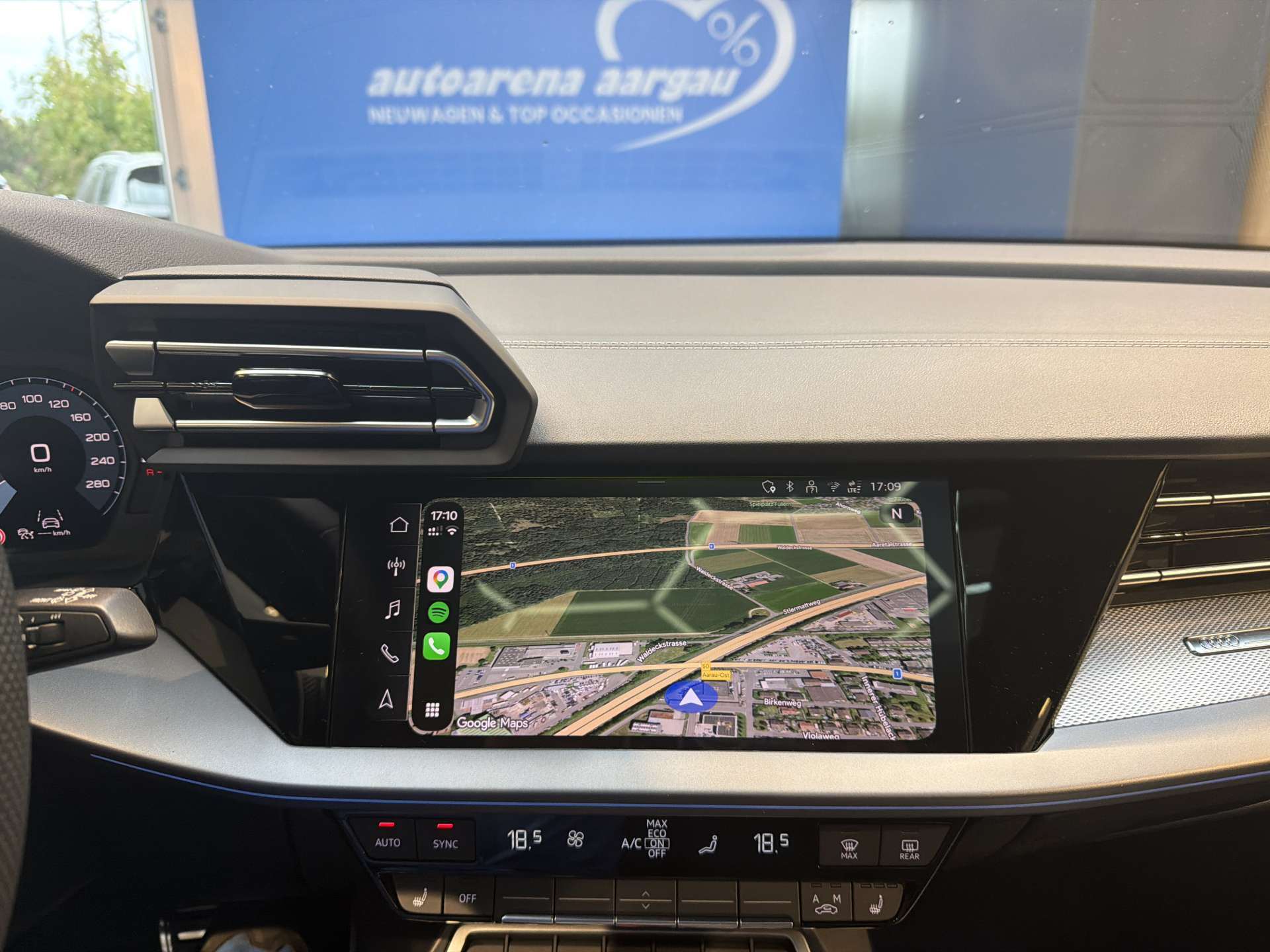 AUDI A3 Sportback 35 TDi S-Line S-Tronic Automat-showroom-element-1