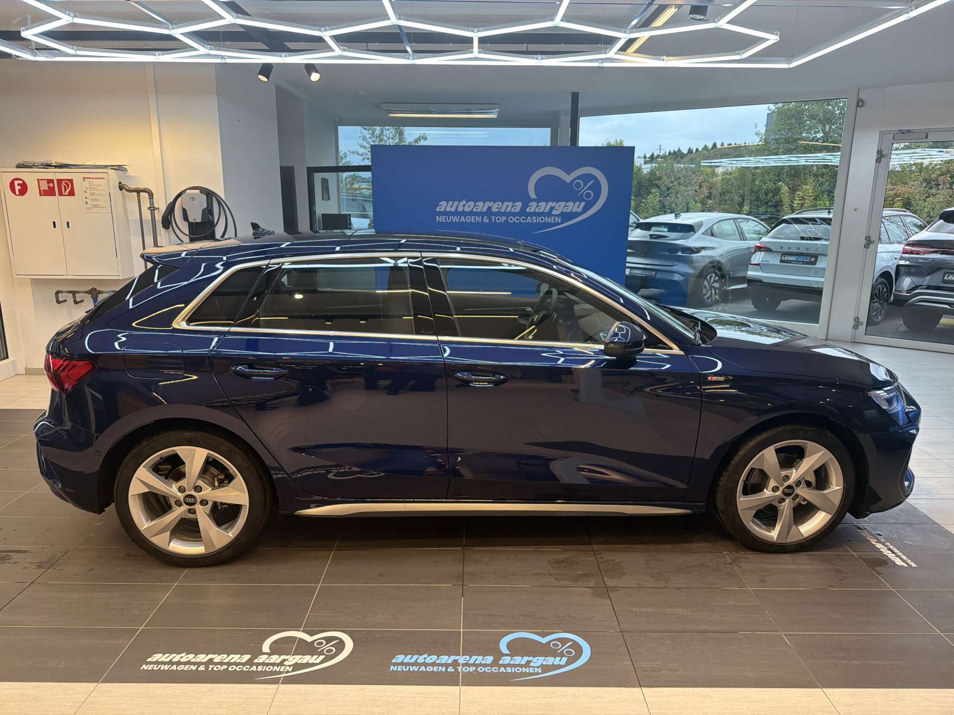AUDI A3 Sportback 35 TDi S-Line S-Tronic Automat-image-11