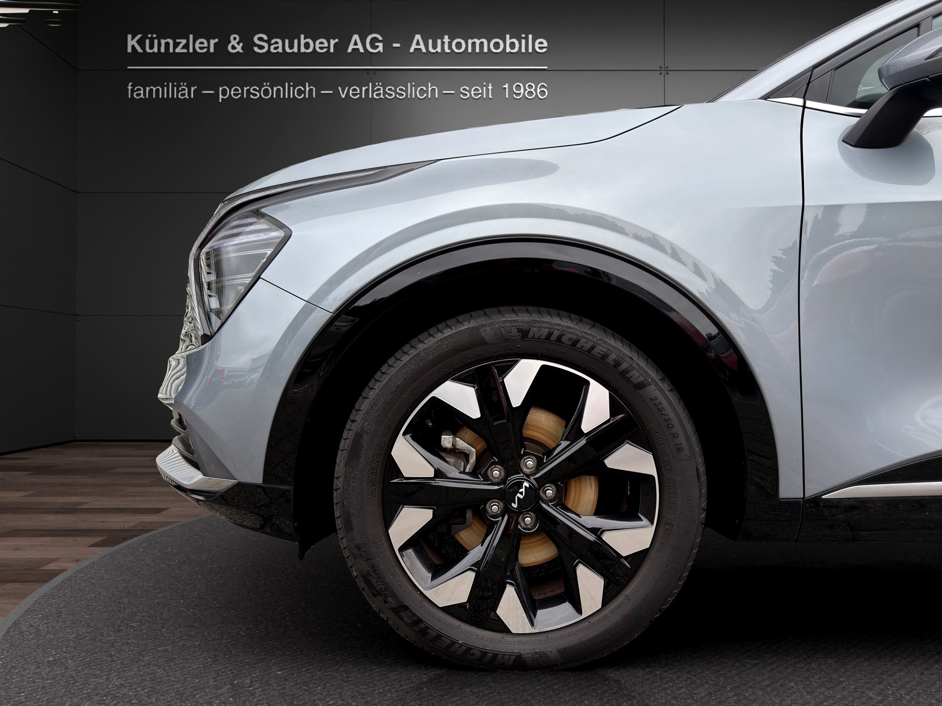 KIA Sportage 1.6T-GDi PHEV Style 4x4 A-showroom-element-2