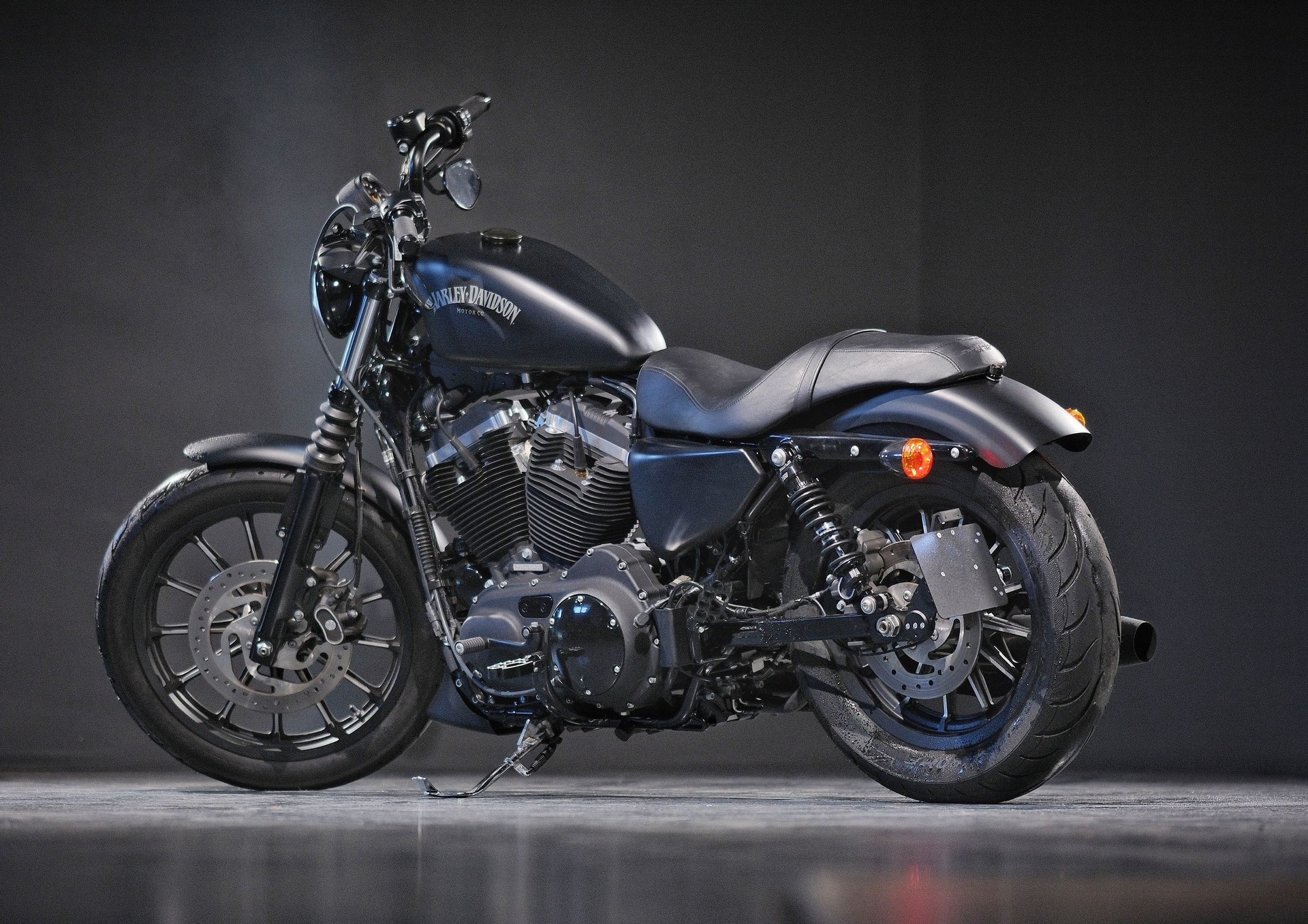 HARLEY-DAVIDSON XL 883 N Sportster Iron ABS-image-2