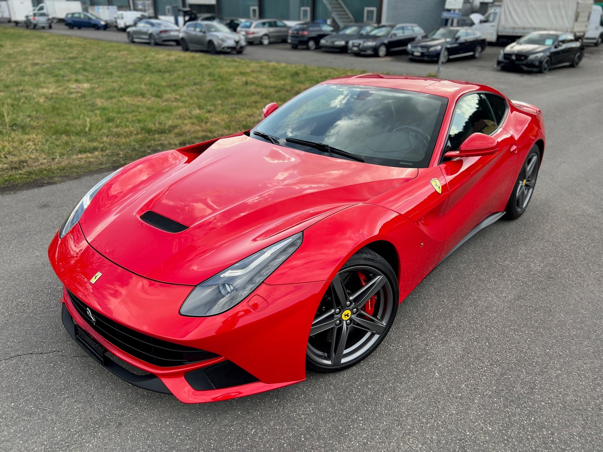 FERRARI F12 Berlinetta-image-12