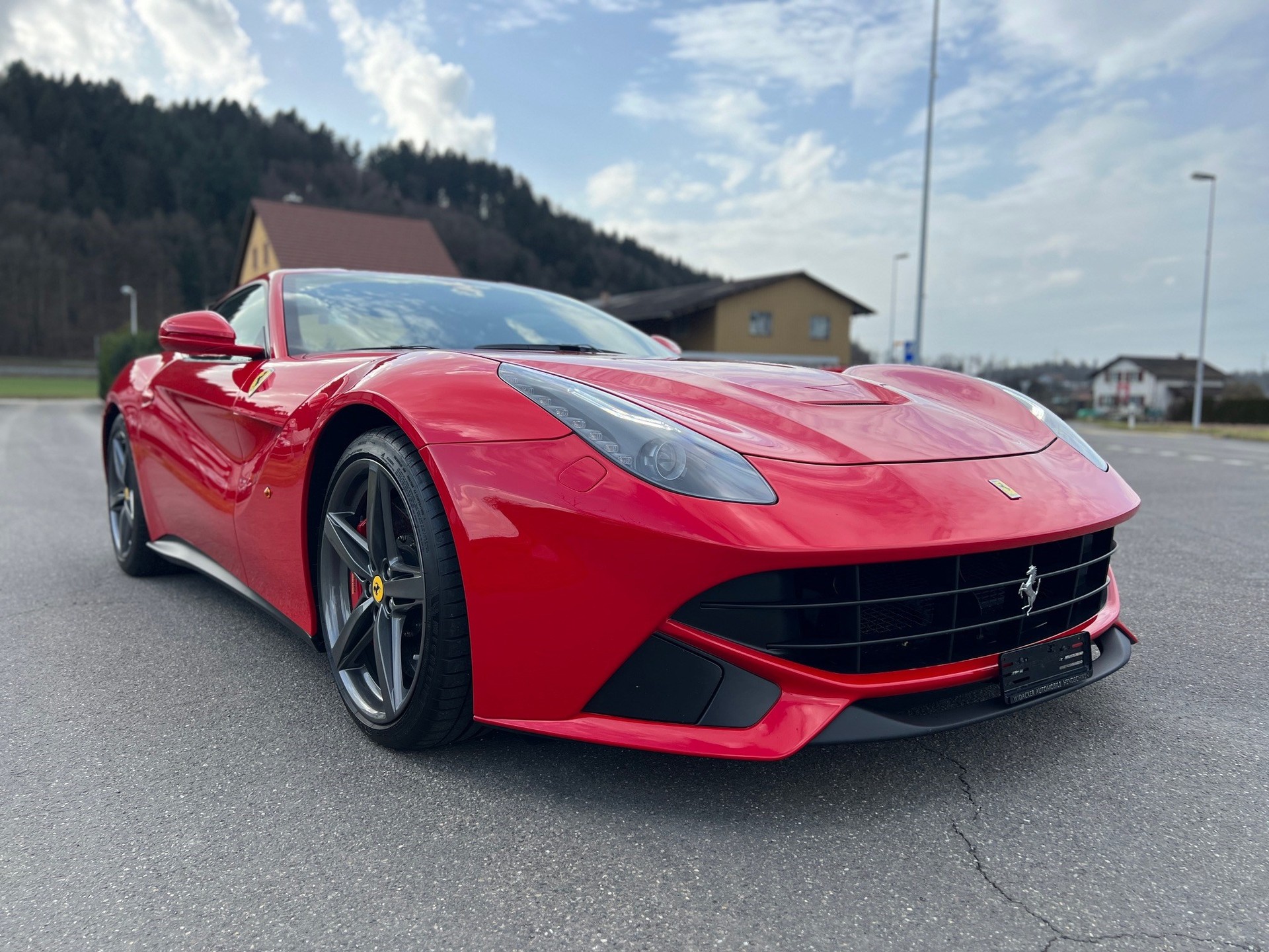 FERRARI F12 Berlinetta-image-2