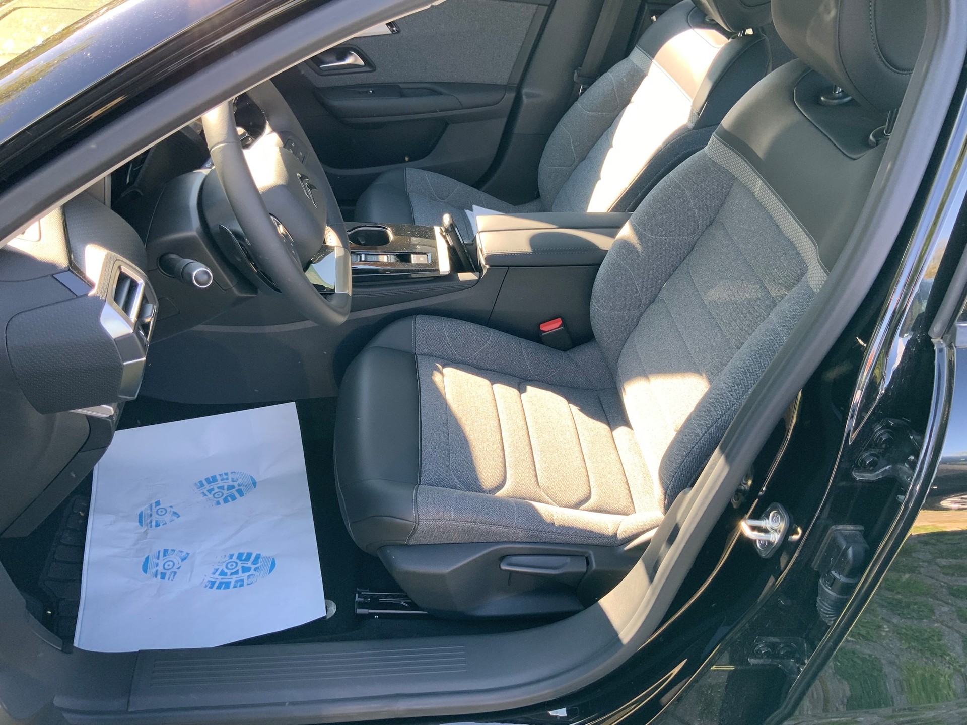 CITROEN C5 X 1.6i PHEV Swiss Edition e-EAT8-image-8
