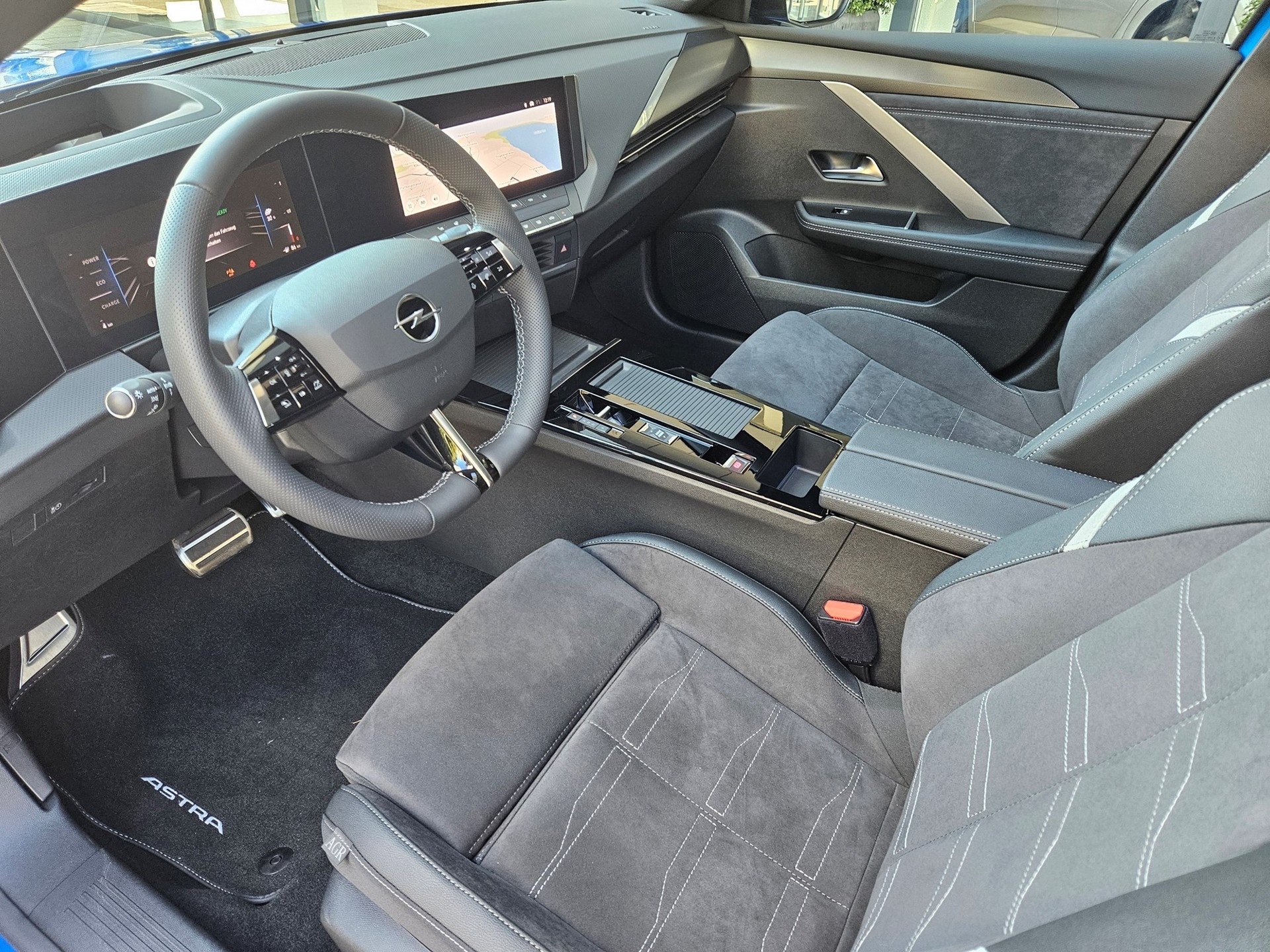 OPEL Astra 54kWh Swiss +-image-14