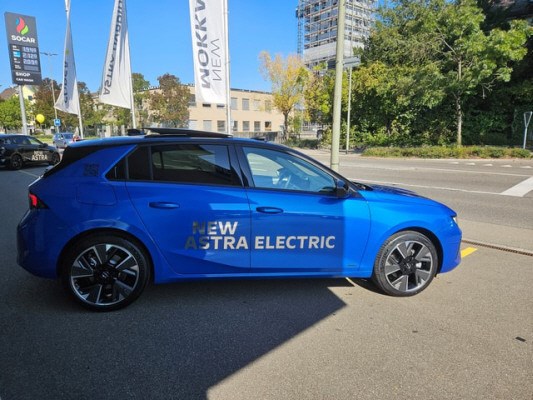 OPEL Astra 54kWh Swiss +-showroom-element-3