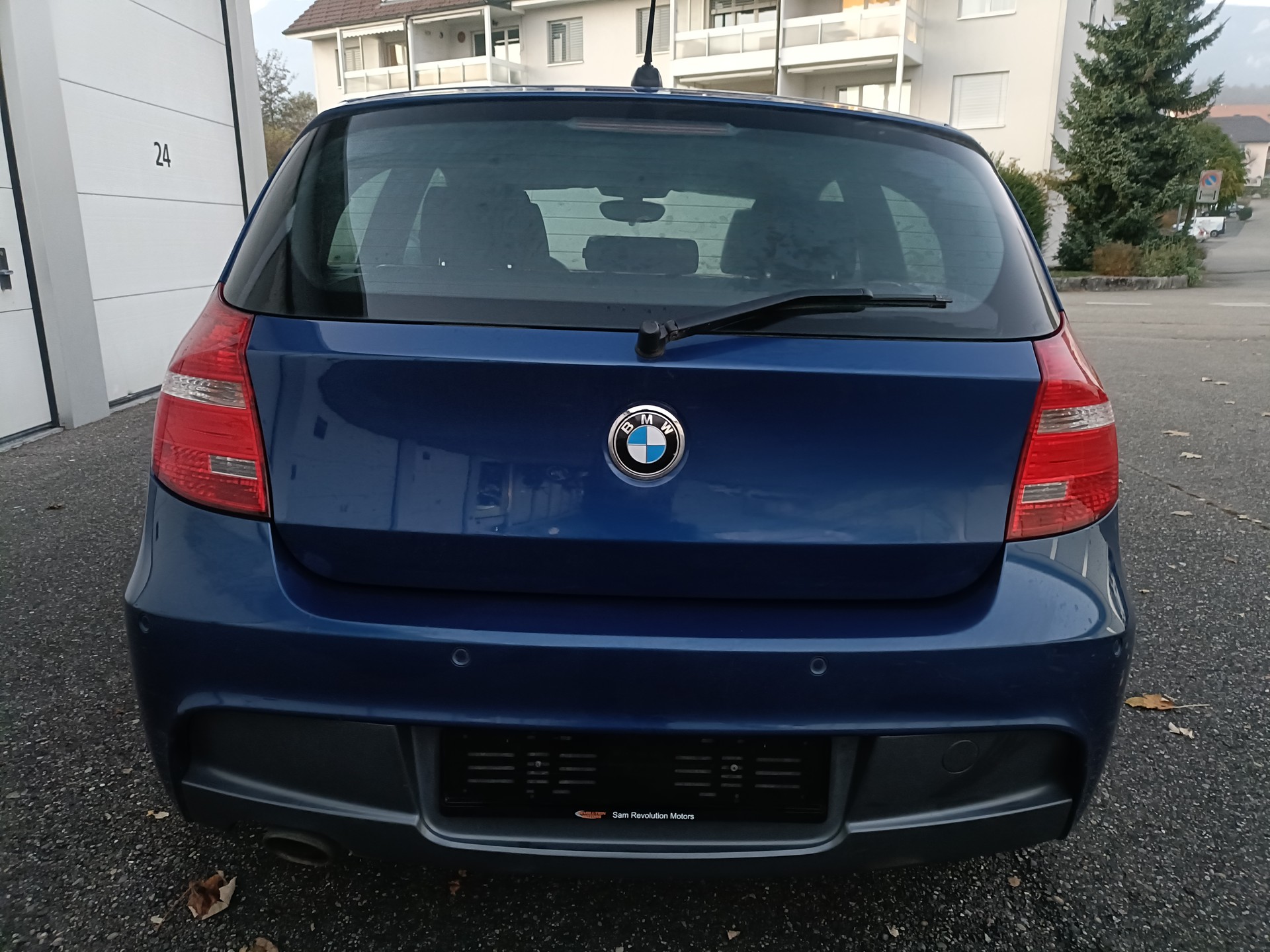 BMW 118d Access-image-4