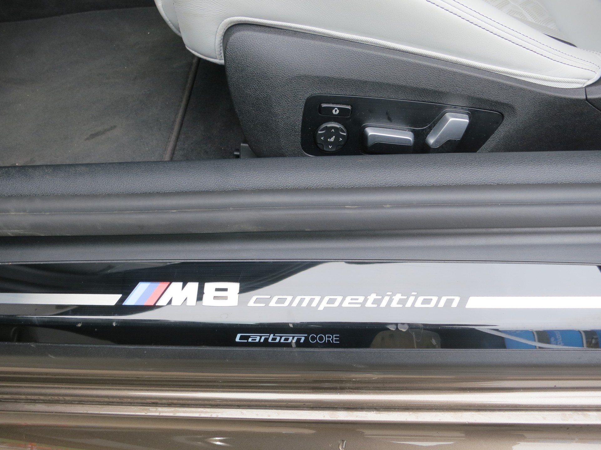 BMW M8 xDrive M Competition-image-18