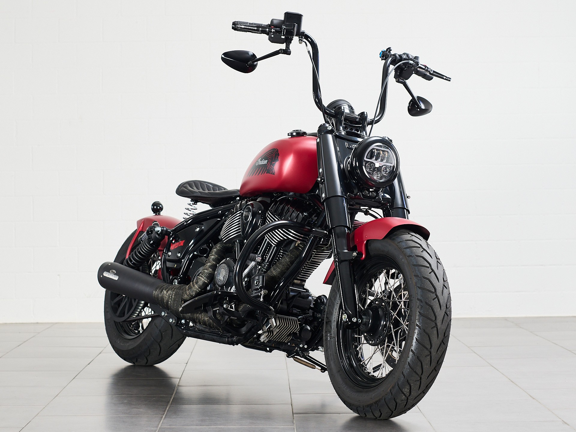 INDIAN Chief Bobber-showroom-element-1