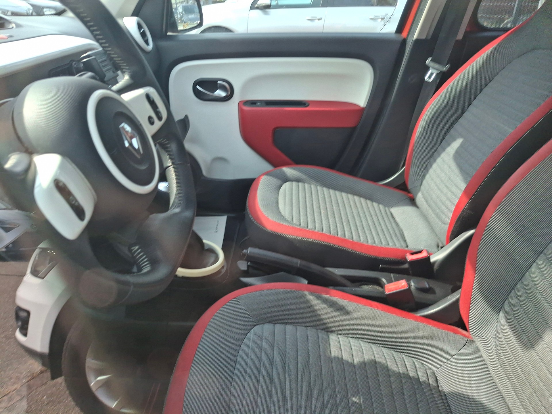 RENAULT Twingo 1.0 Intens-image-16