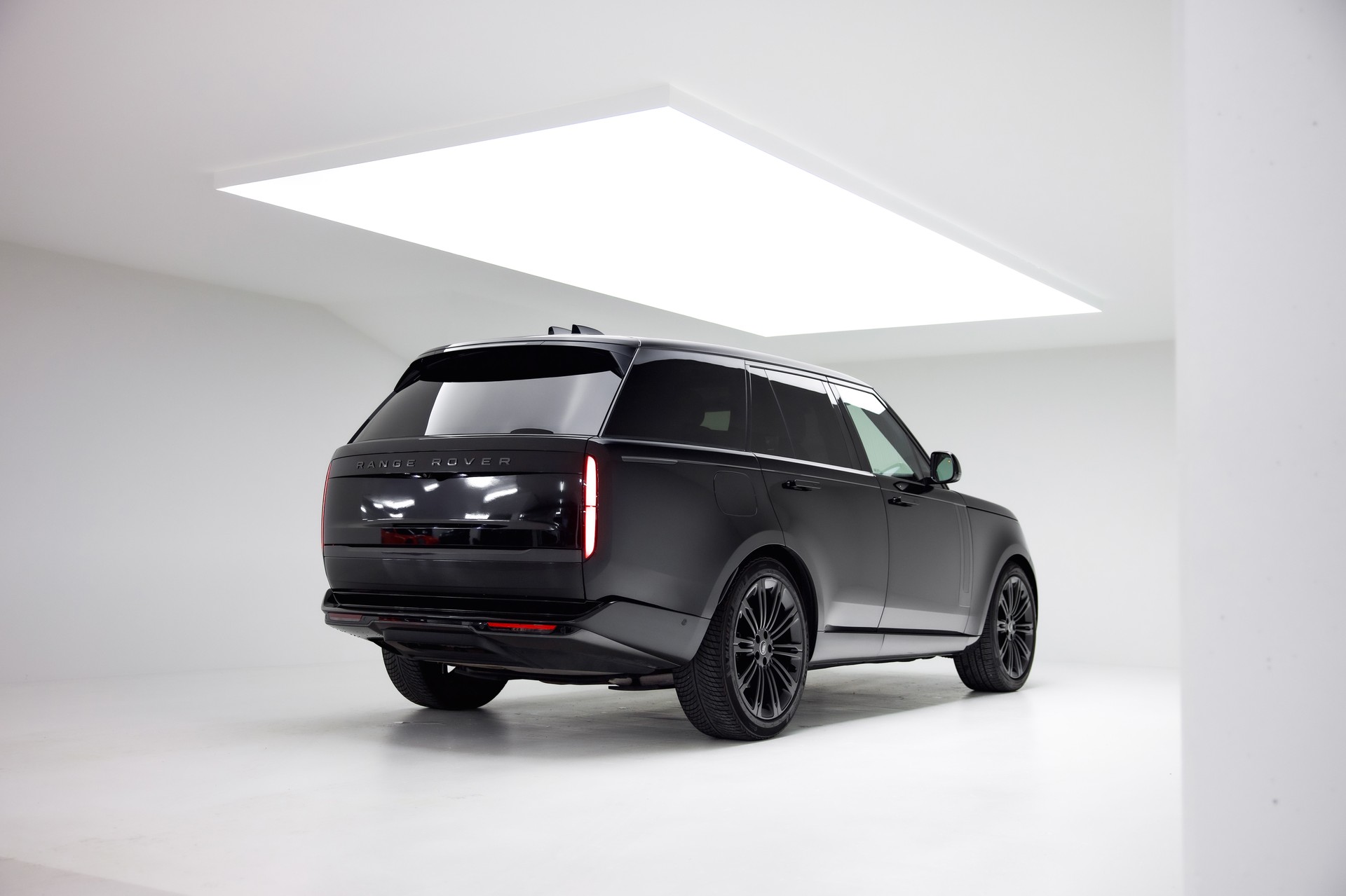 LAND ROVER Range Rover D350 3.0D I6 MHEV First Edition Automatic-showroom-element-1