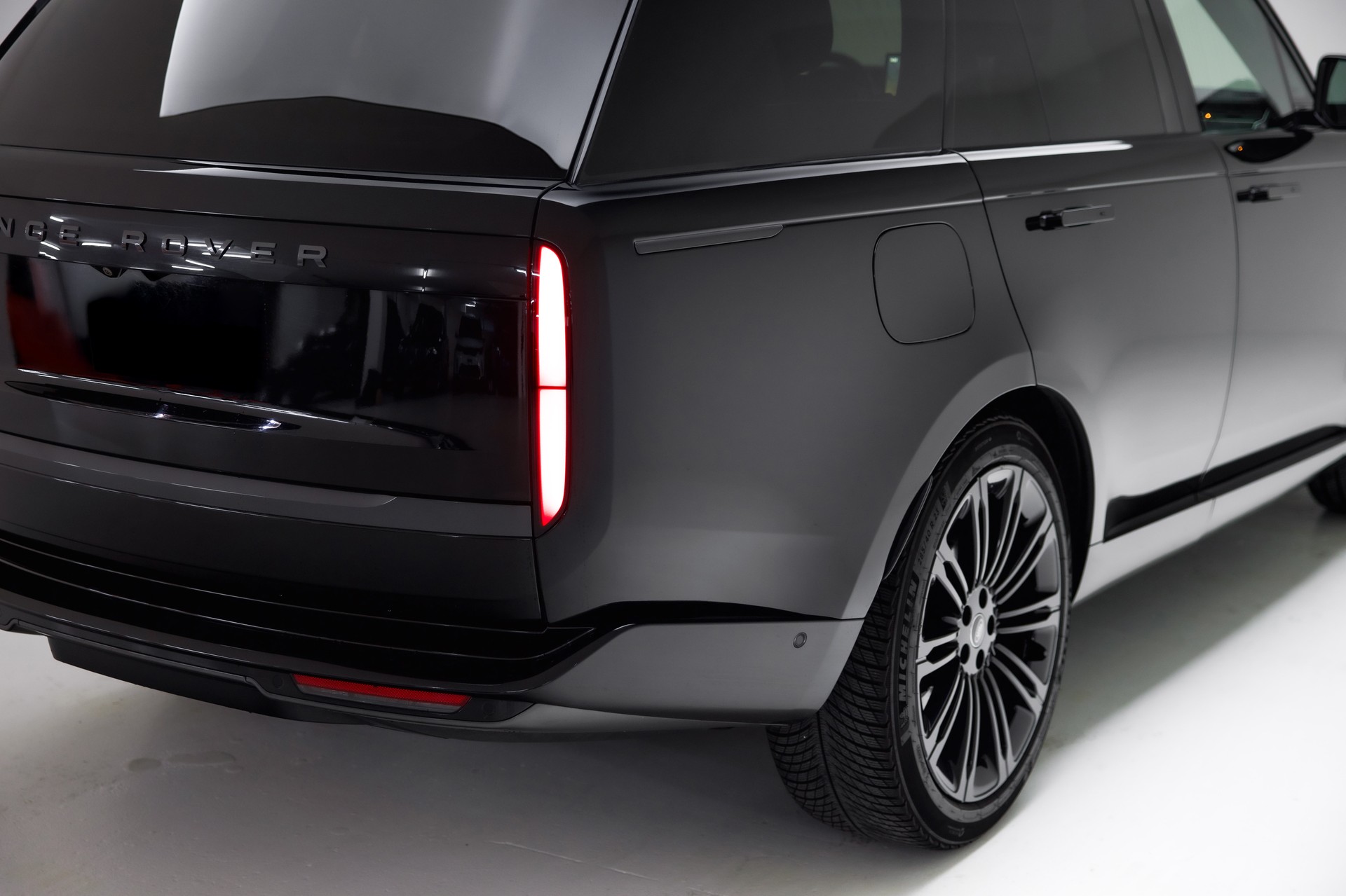 LAND ROVER Range Rover D350 3.0D I6 MHEV First Edition Automatic-image-16