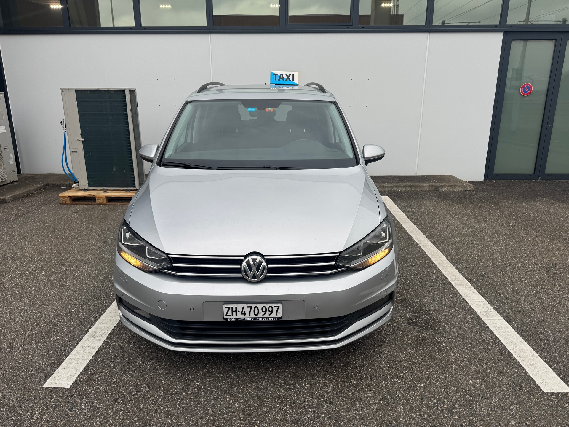 VW Touran 1.6 TDI BlueMotion Technology Trendline DSG-showroom-element-2