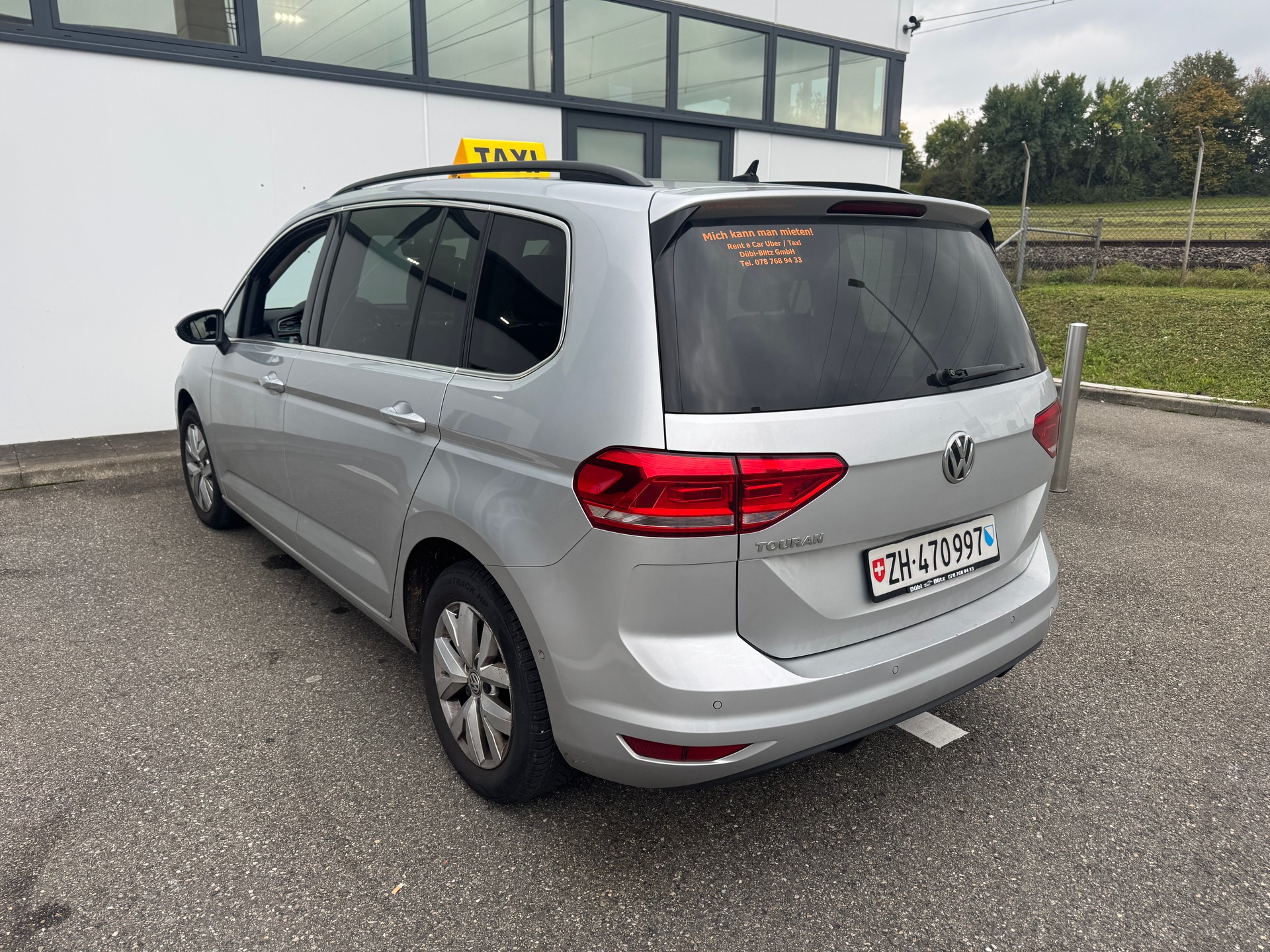 VW Touran 1.6 TDI BlueMotion Technology Trendline DSG-image-6