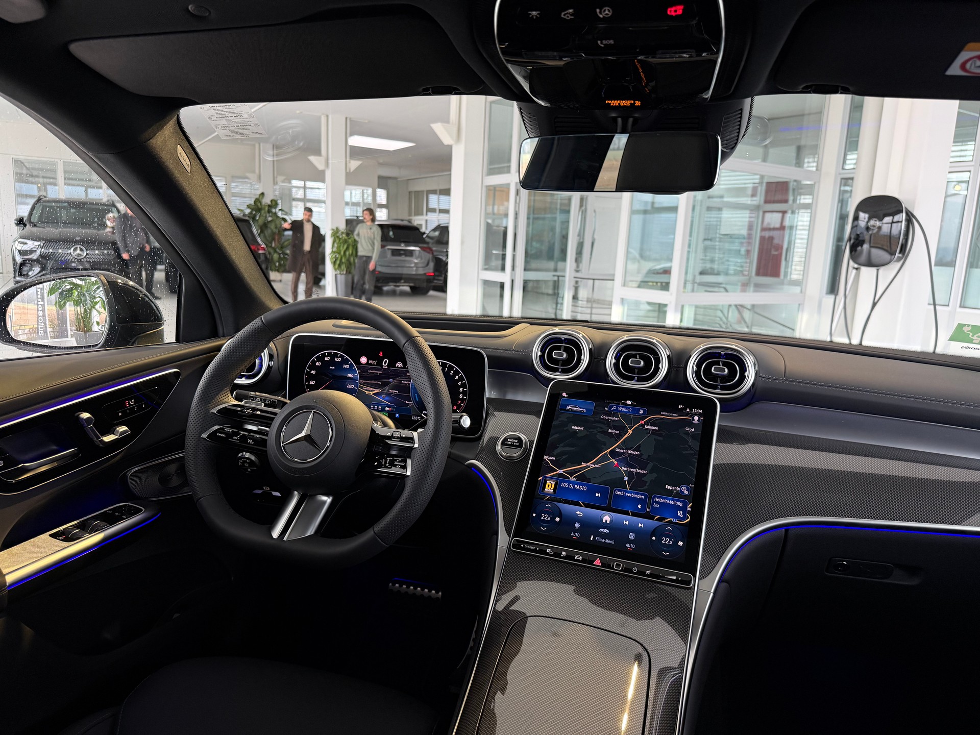 MERCEDES-BENZ GLC 300 e 4MATIC EQ Star-image-6