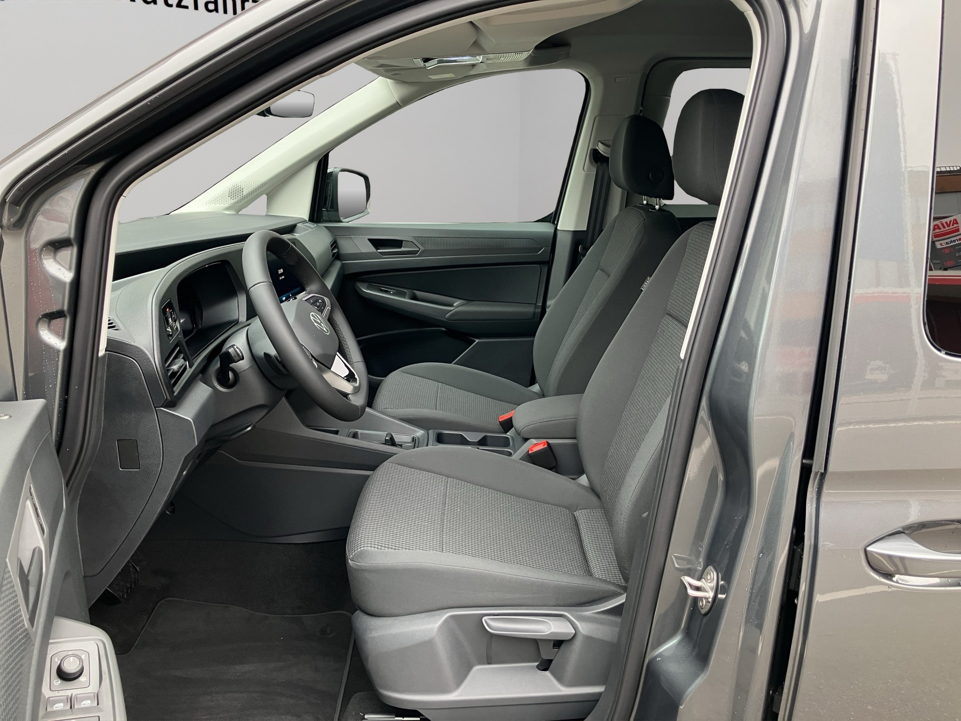 VW Caddy 1.5 TSI DSG-image-8