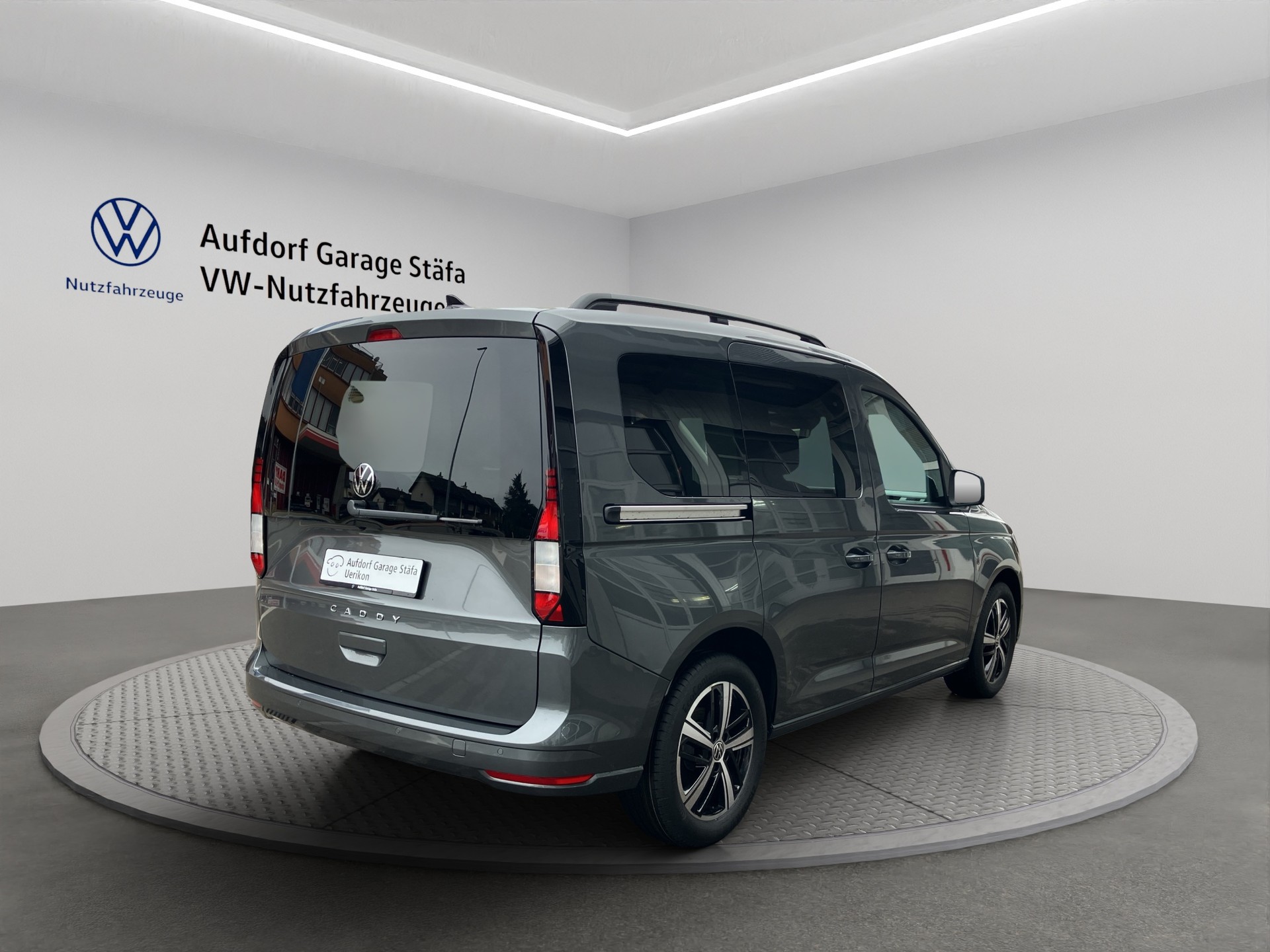 VW Caddy 1.5 TSI DSG-image-4