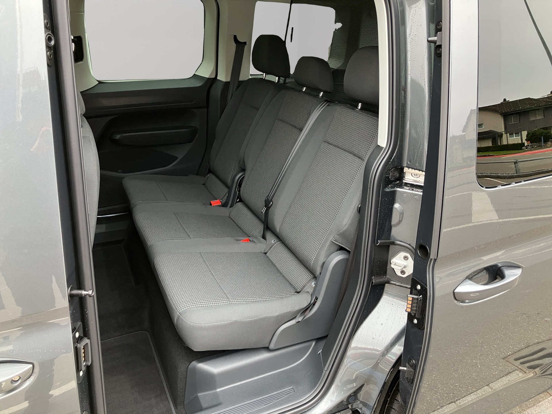VW Caddy 1.5 TSI DSG-image-11