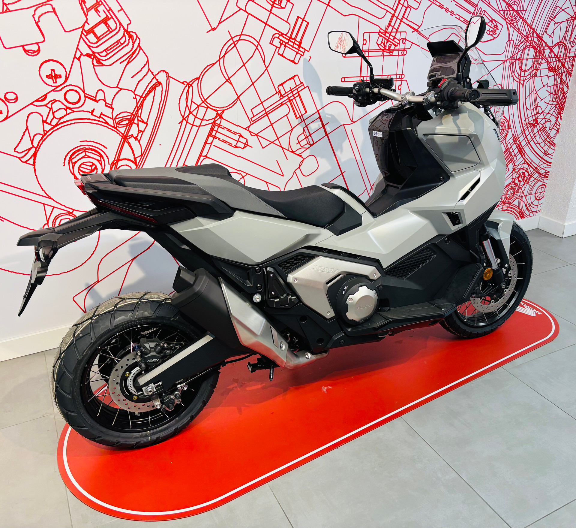 HONDA X-ADV 750-image-2