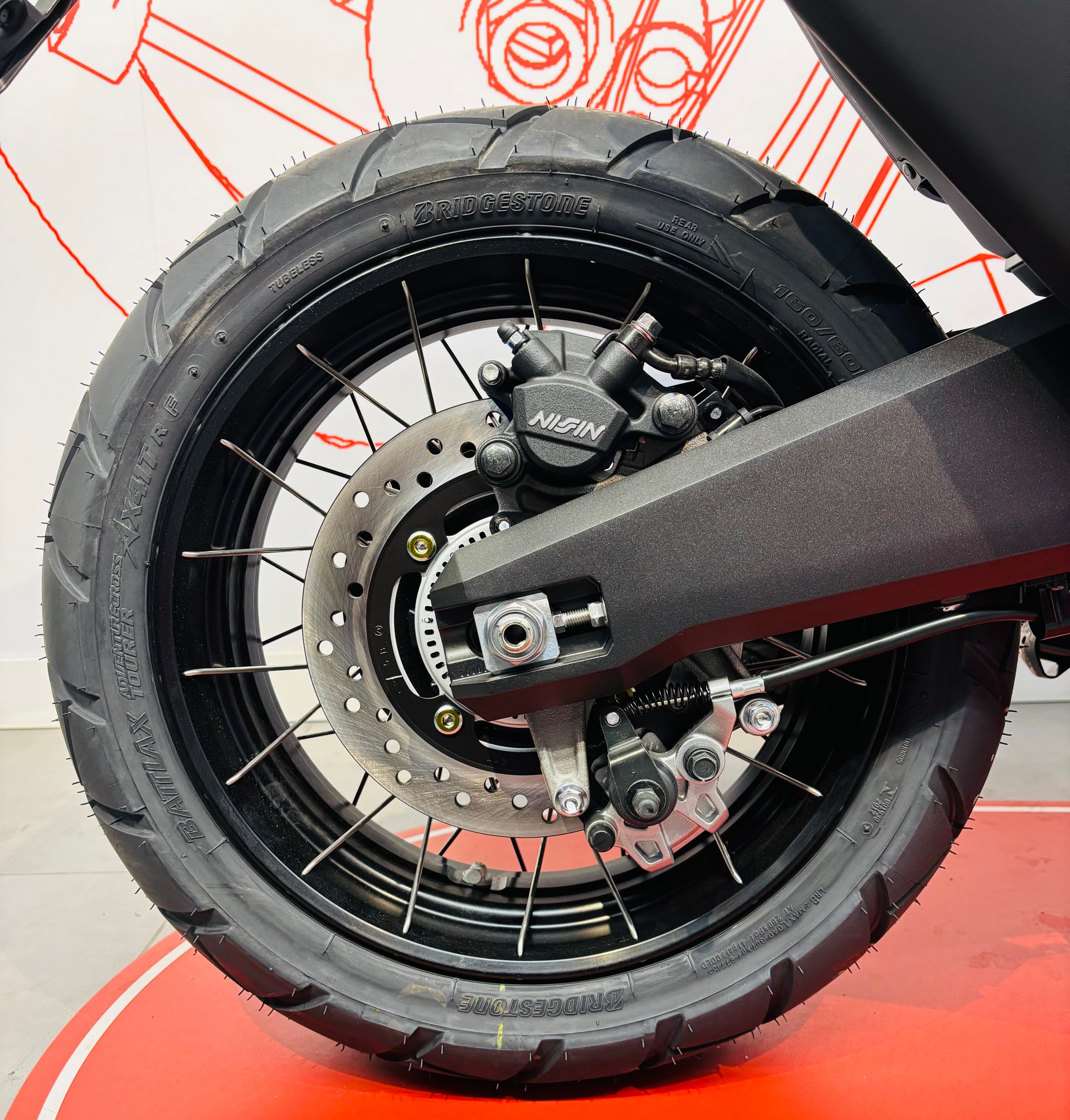 HONDA X-ADV 750-image-7