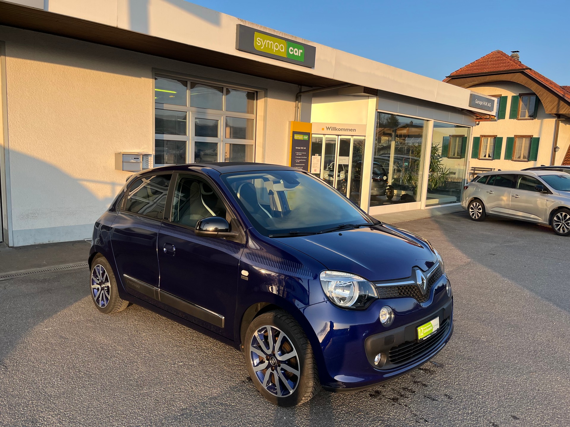 RENAULT Twingo 0.9 Iconic EDC+++FALTDACH+++TOP AUSGESTATTET+++