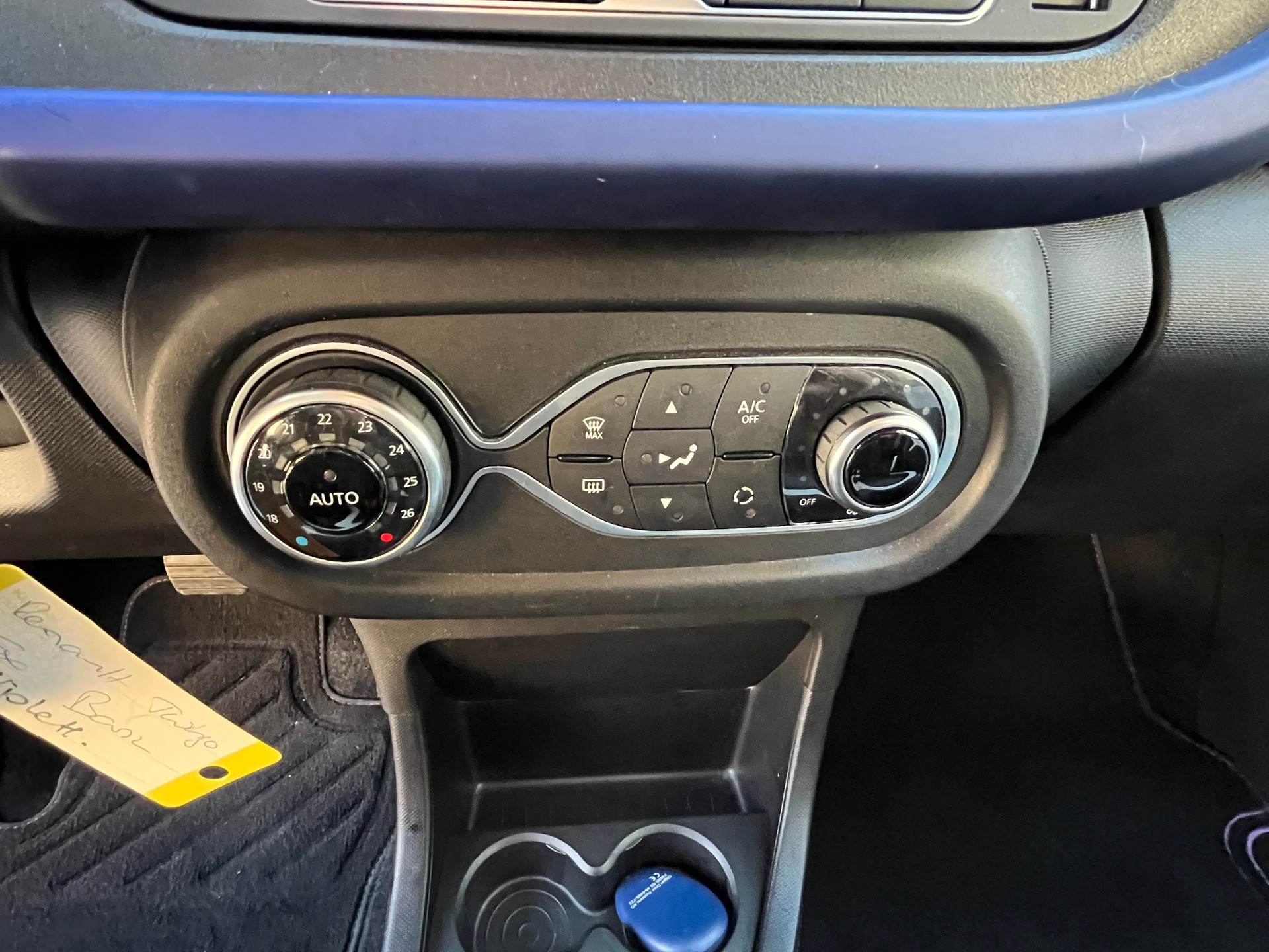 RENAULT Twingo 0.9 Iconic EDC+++FALTDACH+++TOP AUSGESTATTET+++-image-9