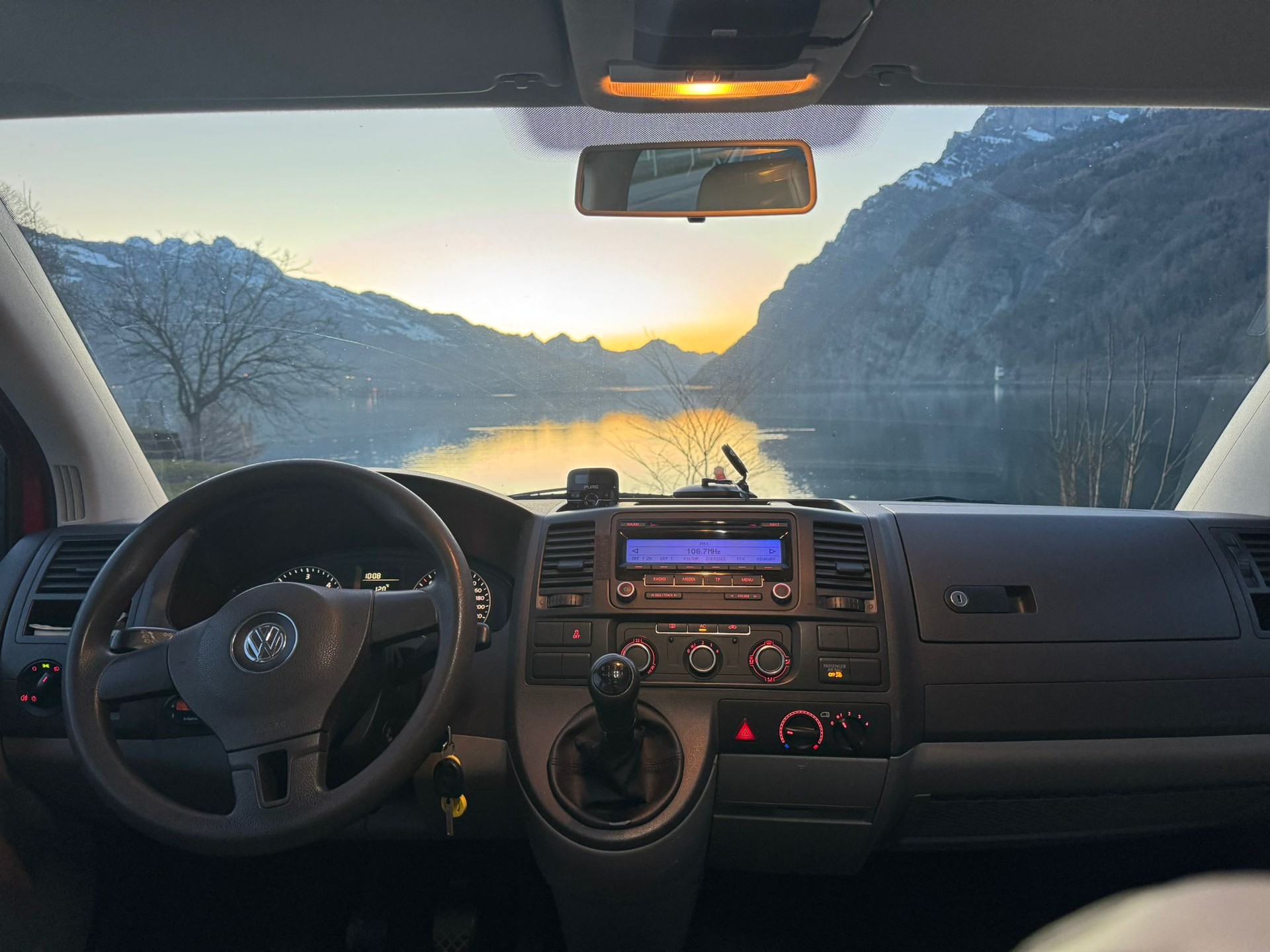 VW T5 2.0 TDI-image-17