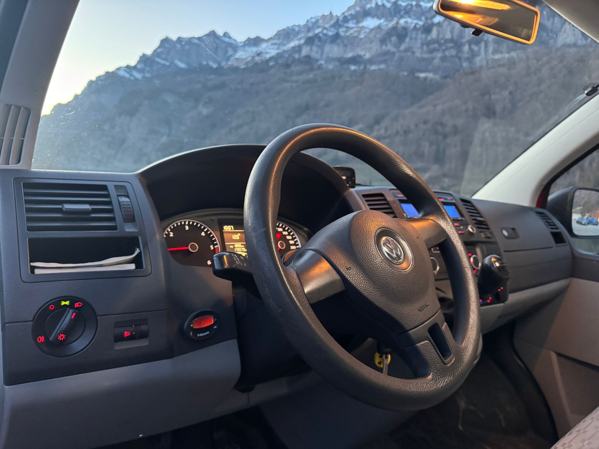VW T5 2.0 TDI-image-16