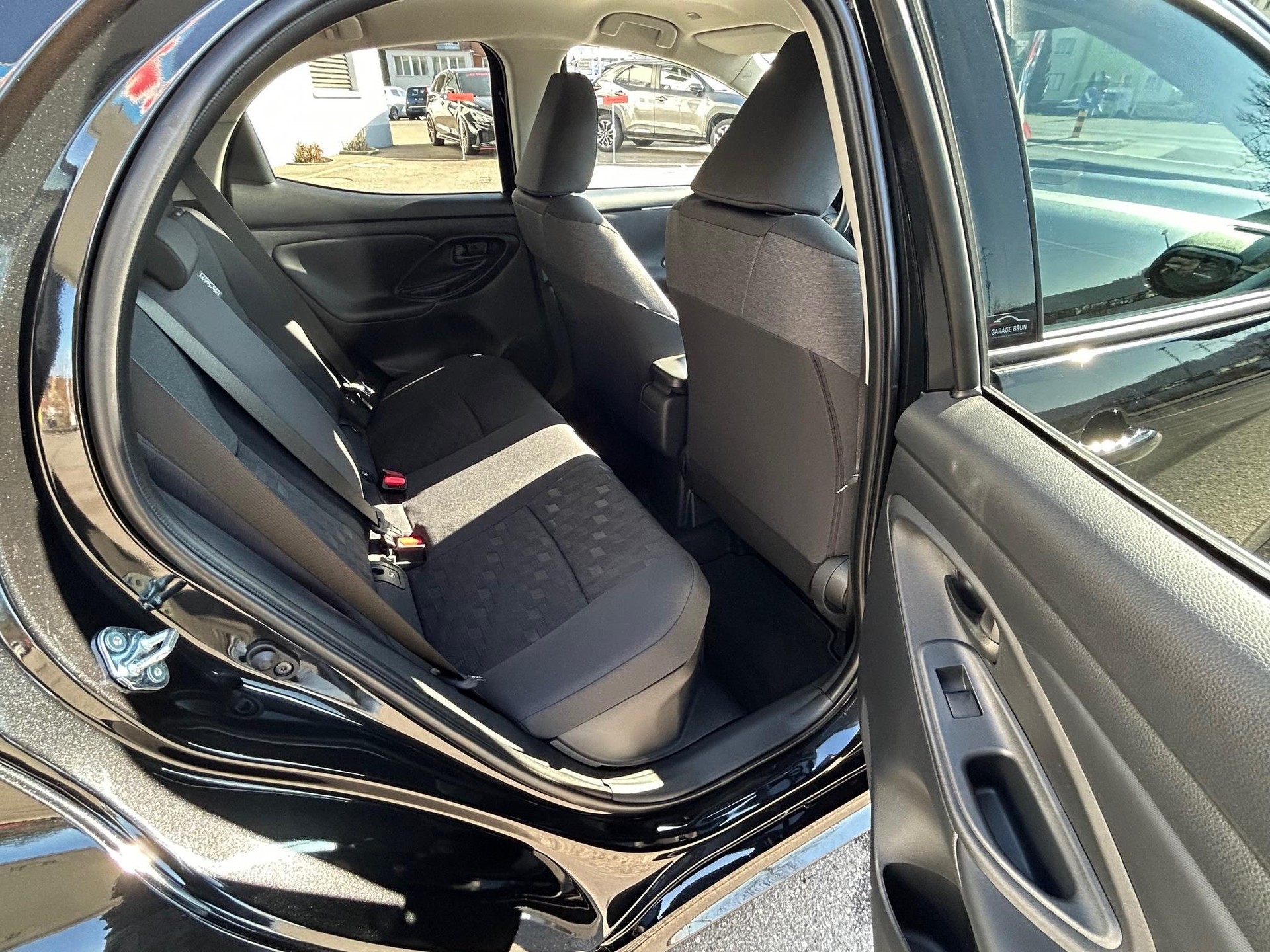 TOYOTA Yaris 1.5 VVT-i HSD Trend-image-14