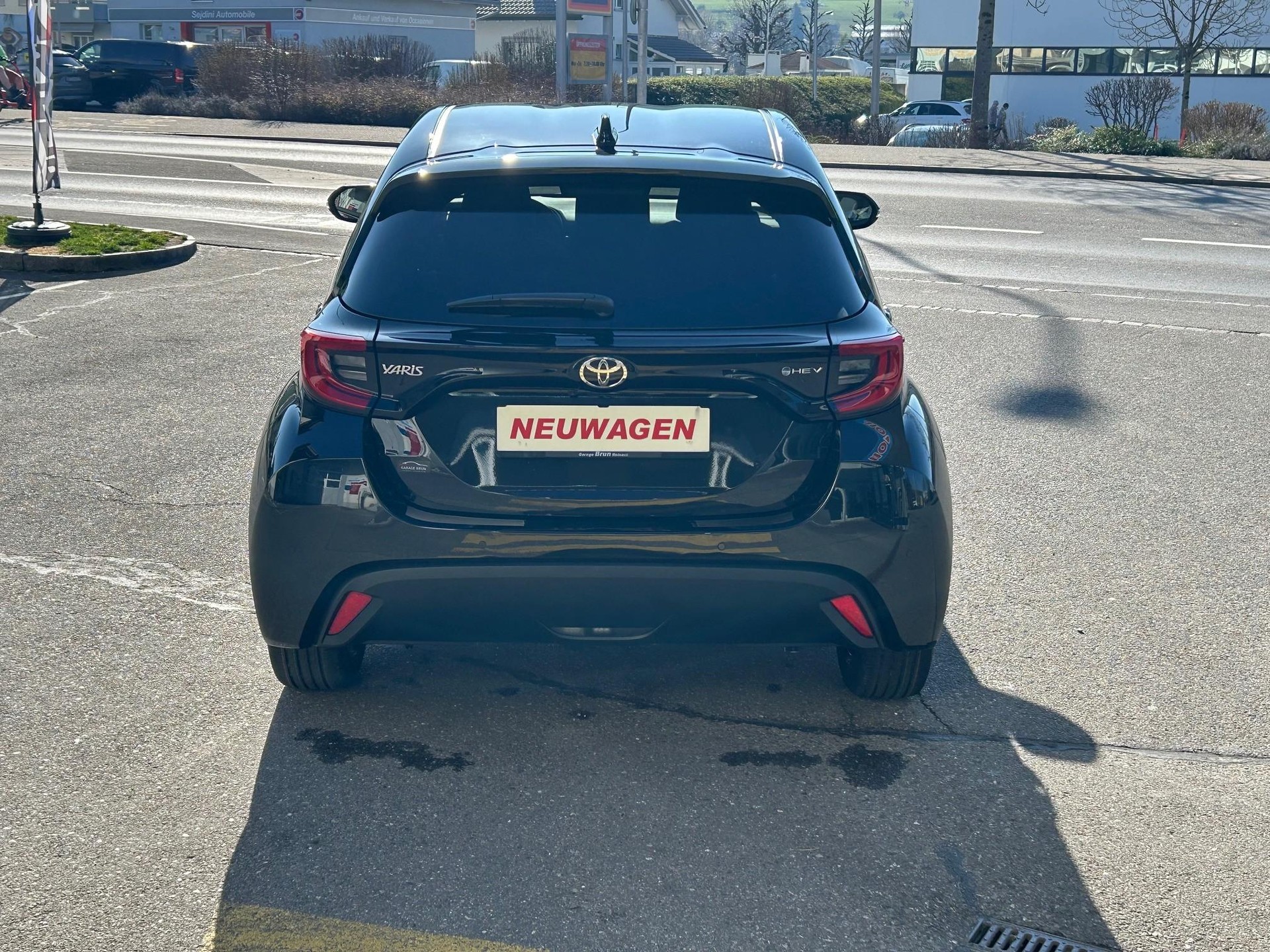 TOYOTA Yaris 1.5 VVT-i HSD Trend-image-3
