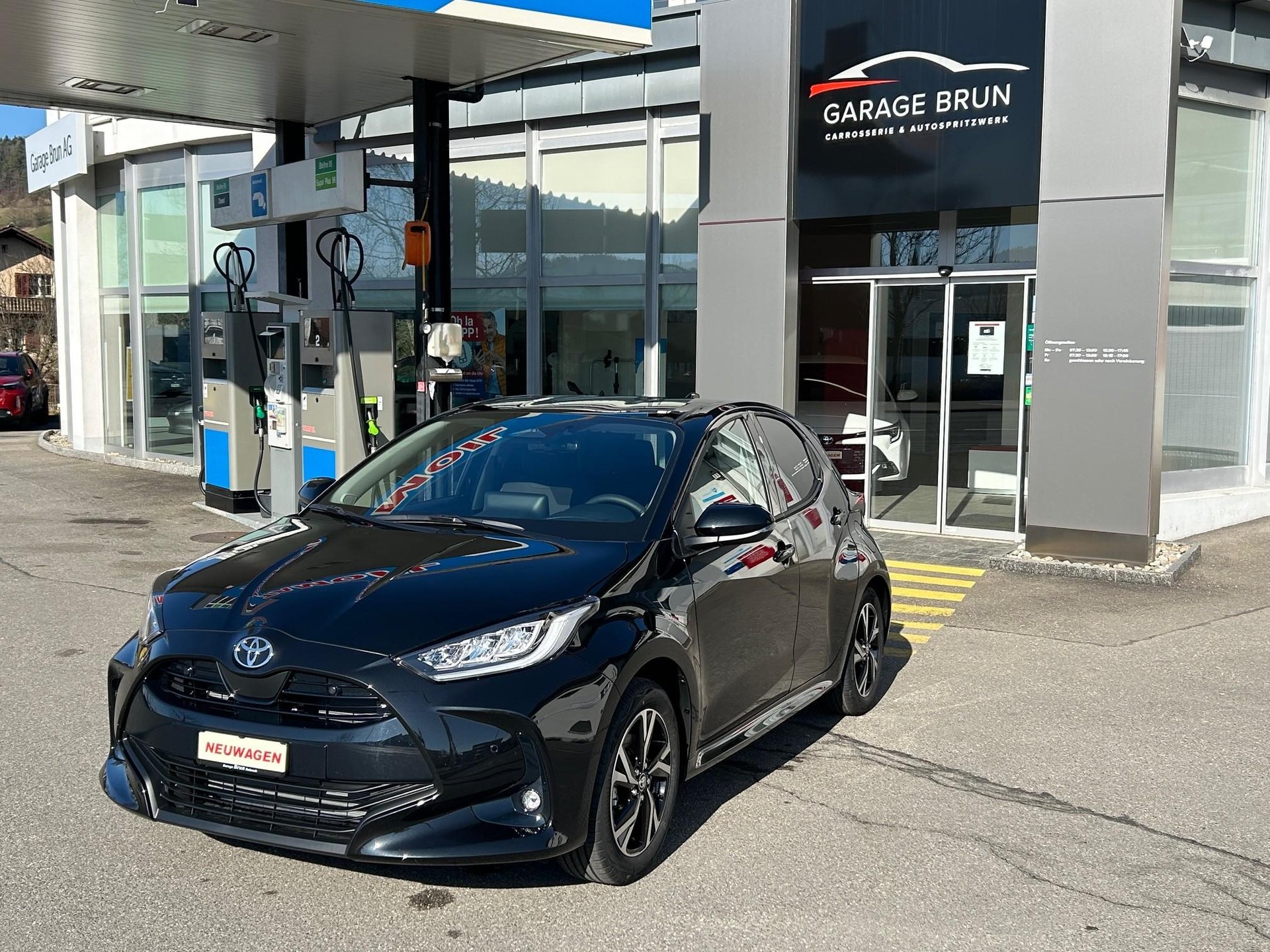 TOYOTA Yaris 1.5 VVT-i HSD Trend