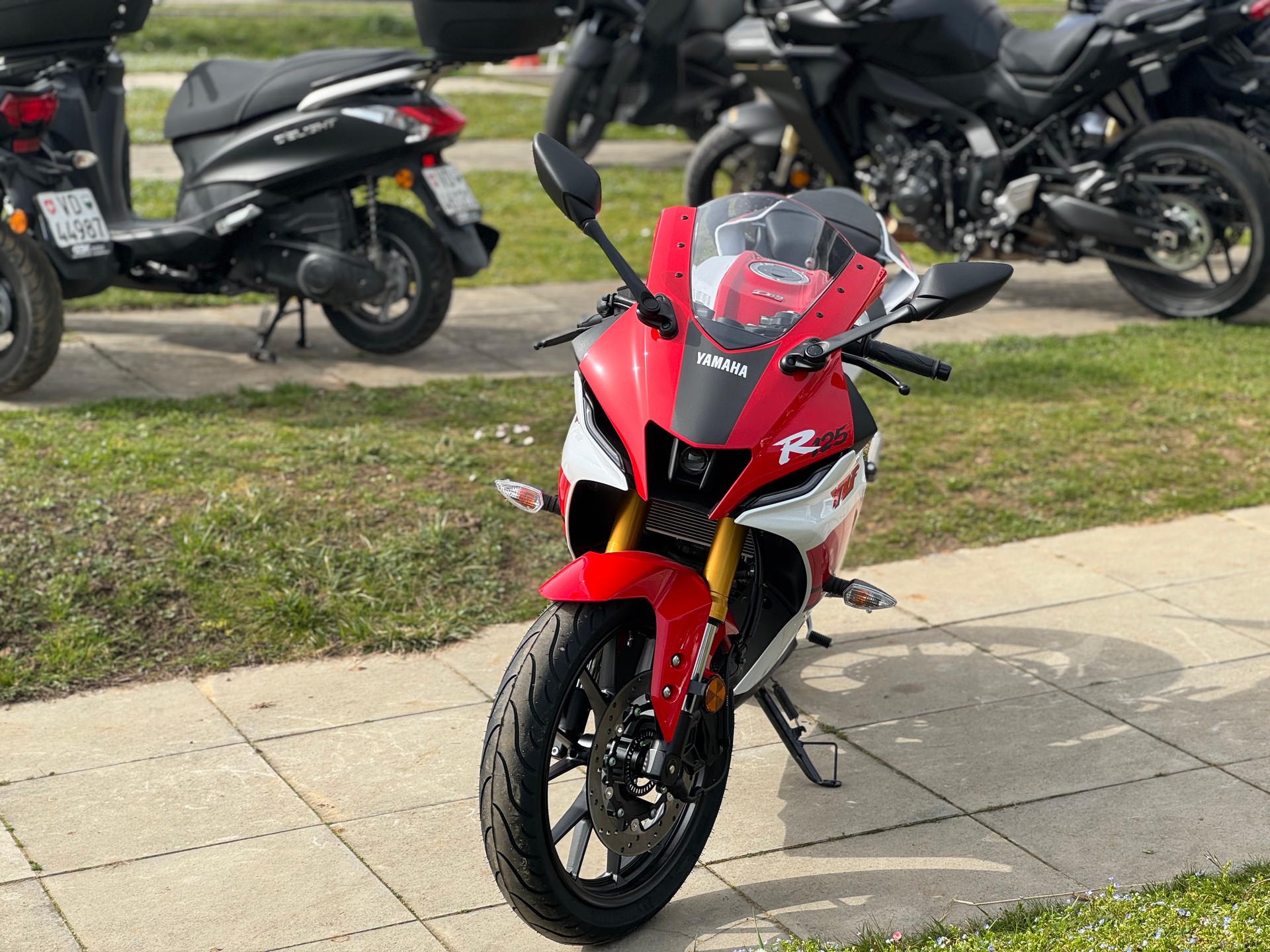 YAMAHA YZF-R 125 ABS 70th Anniversary-image-4